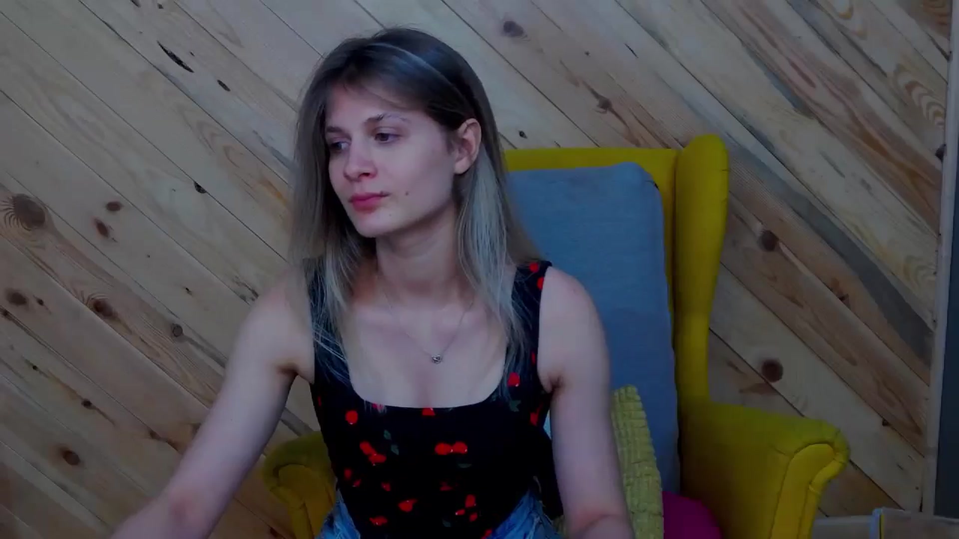 Gallery image thumbnail from LeslieKat's myfreecams stream on, 06/23/2024, 19:36 image 6 of 20