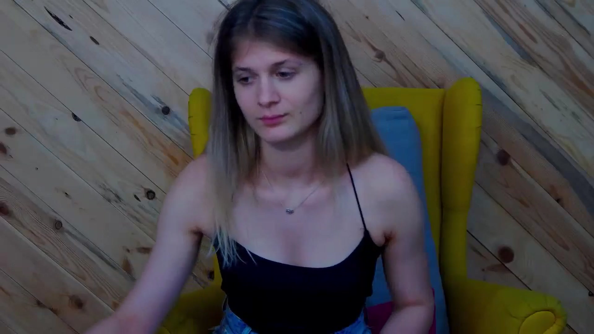 Gallery image thumbnail from LeslieKat's myfreecams stream on, 06/26/2024, 18:58 image 14 of 20