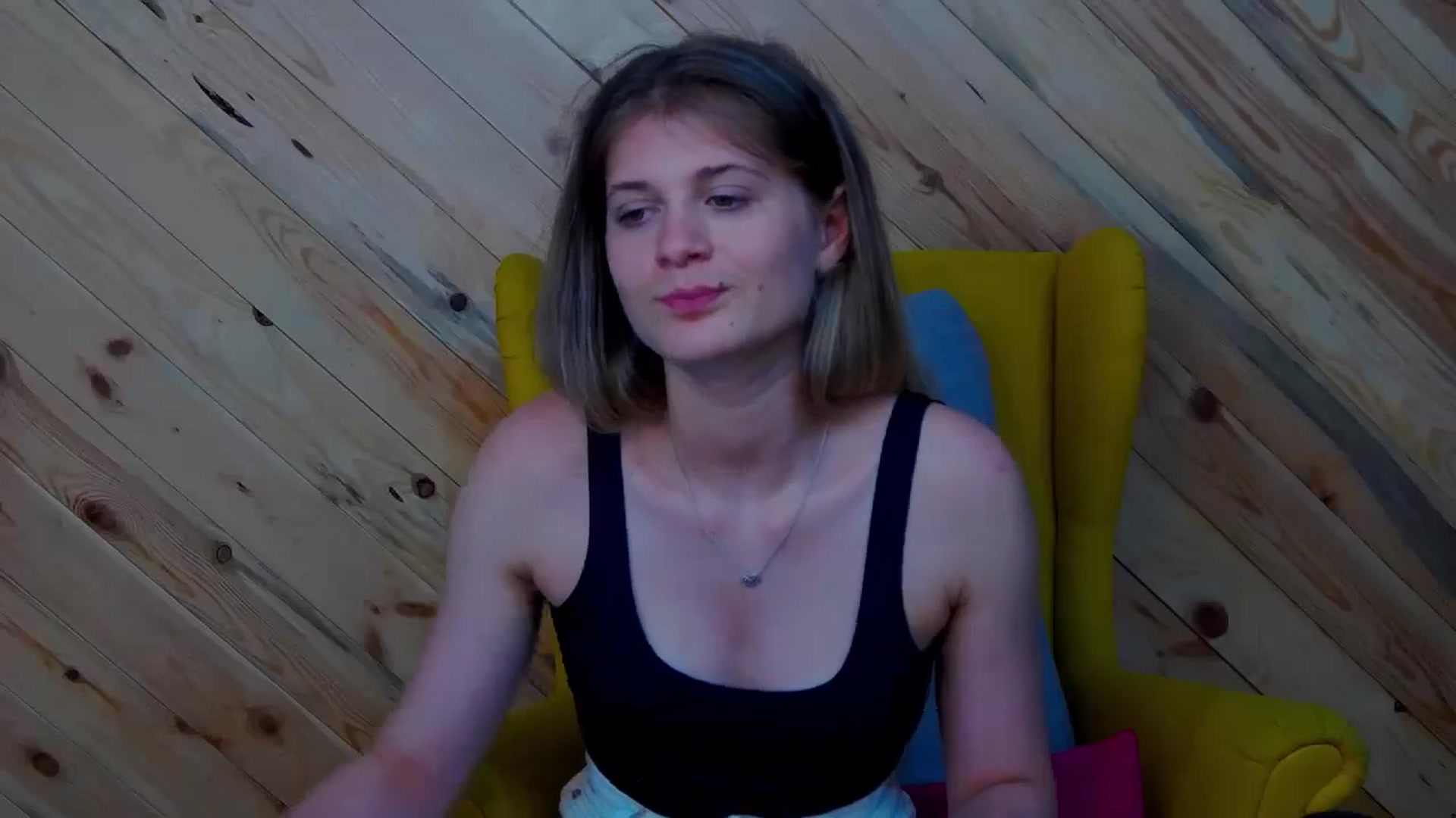 Gallery image thumbnail from LeslieKat's myfreecams stream on, 06/27/2024, 18:26 image 19 of 20