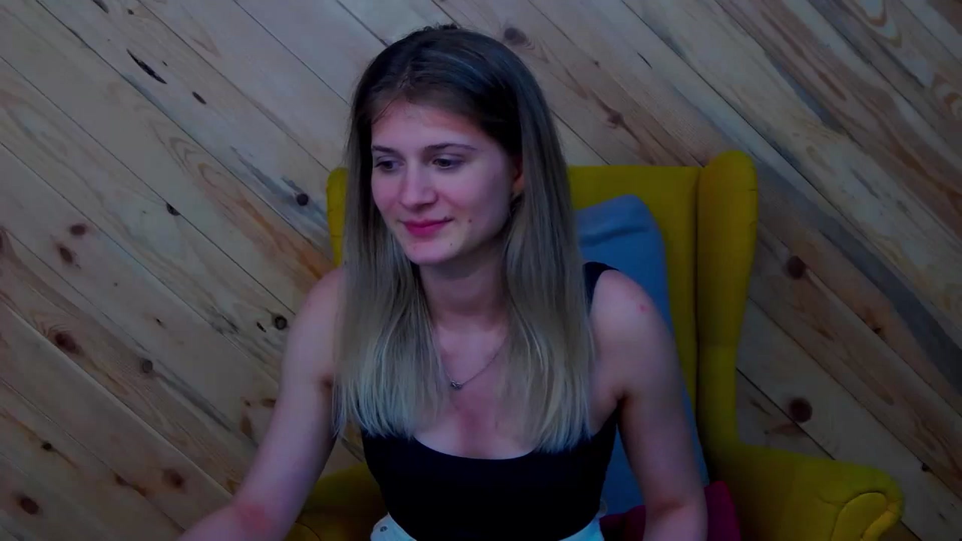 Gallery image thumbnail from LeslieKat's myfreecams stream on, 06/27/2024, 20:08 image 7 of 20