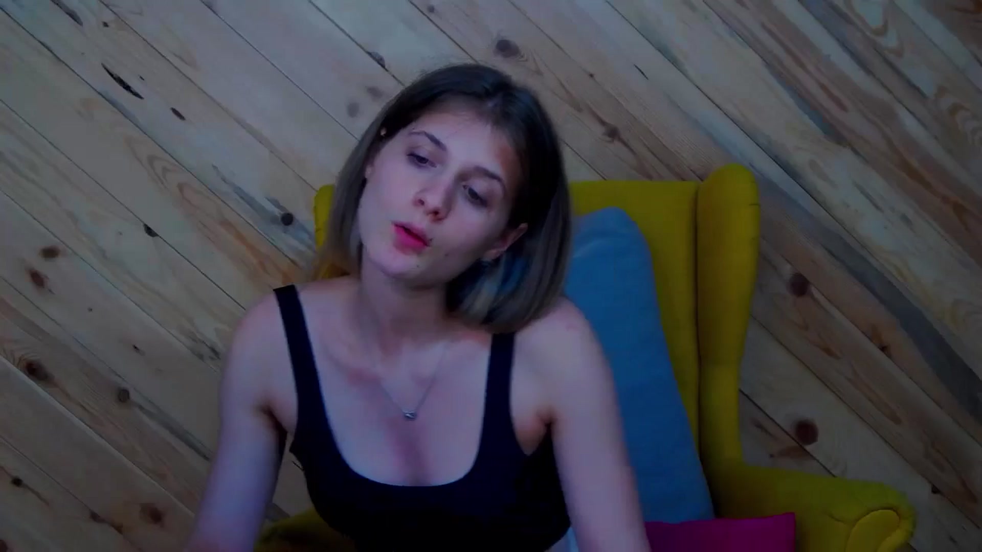 Gallery image thumbnail from LeslieKat's myfreecams stream on, 06/27/2024, 22:03 image 17 of 20