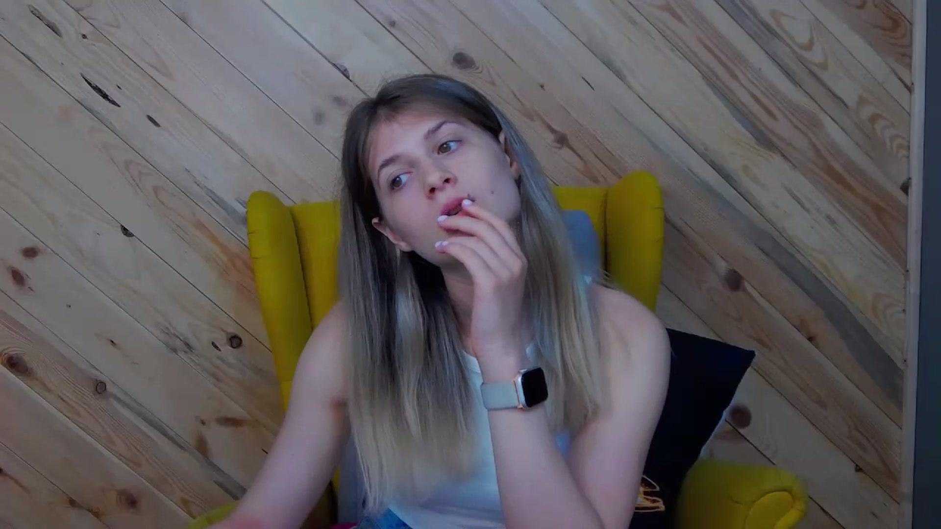Gallery image thumbnail from LeslieKat's myfreecams stream on, 06/29/2024, 17:34 image 5 of 20