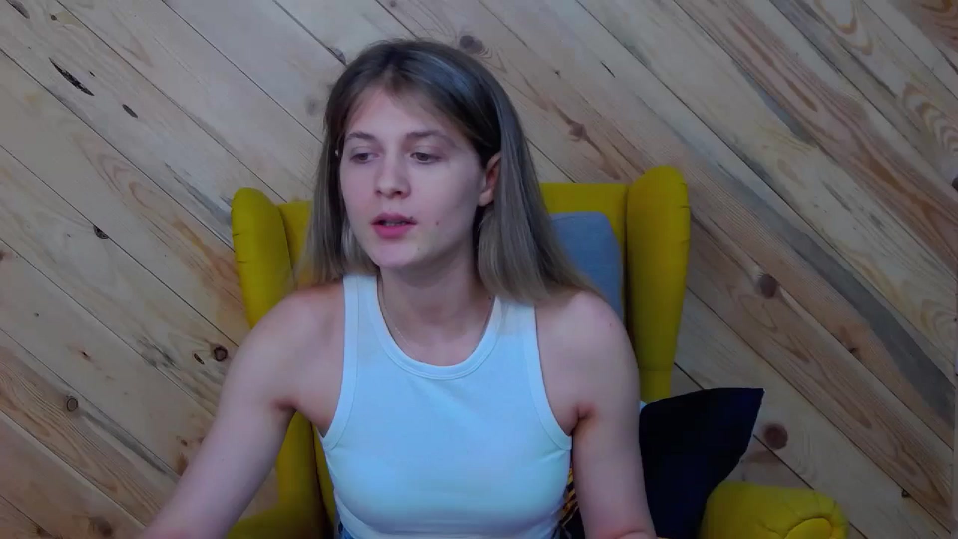Gallery image thumbnail from LeslieKat's myfreecams stream on, 06/29/2024, 20:56 image 1 of 20