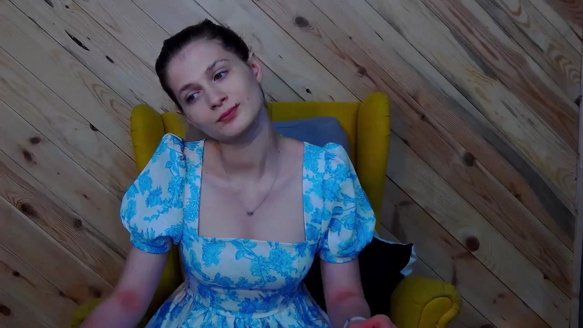 Gallery image thumbnail from LeslieKat's myfreecams stream on, 06/30/2024, 18:41 image 1 of 20