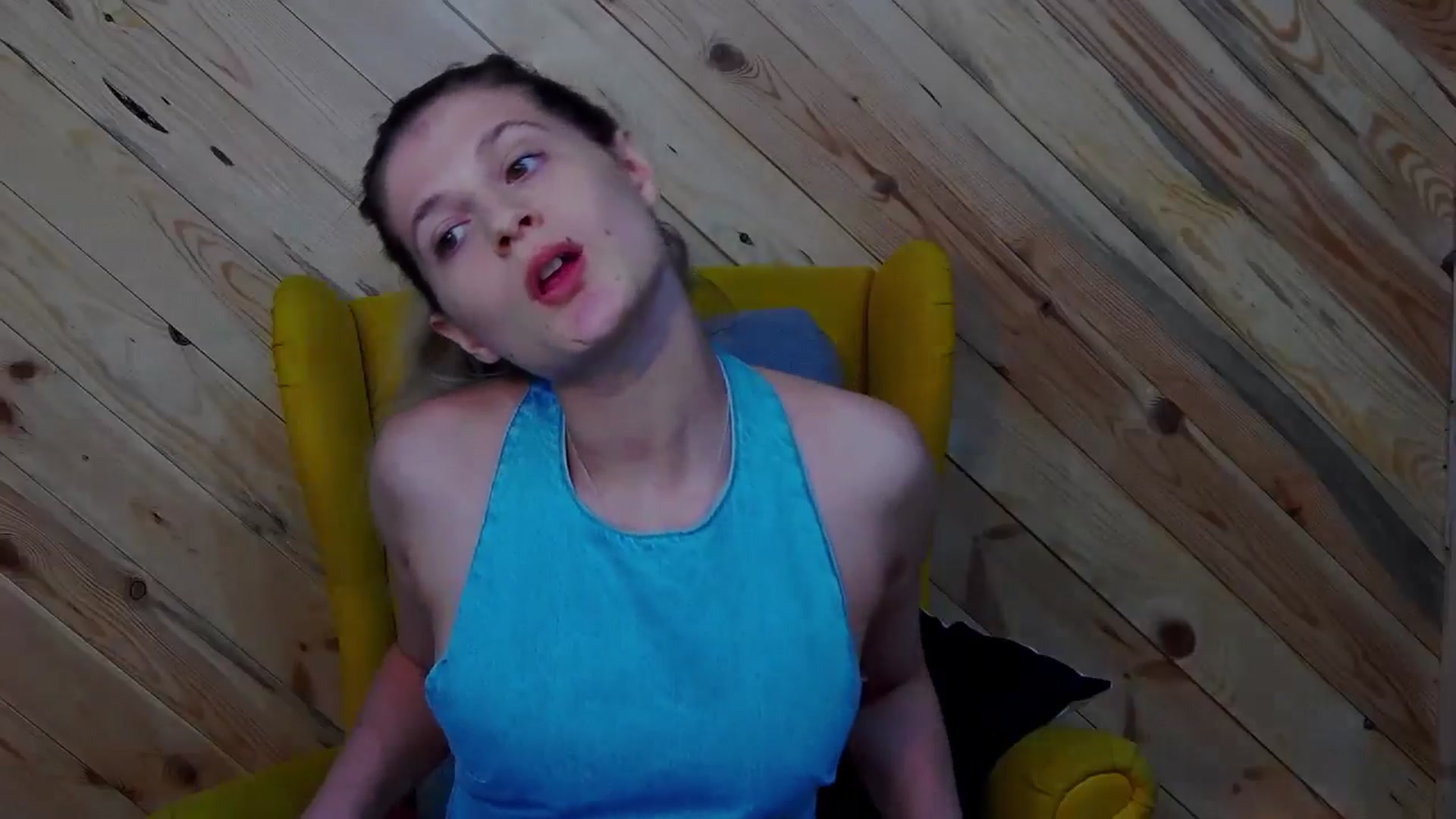 Gallery image thumbnail from LeslieKat's myfreecams stream on, 06/30/2024, 18:41 image 15 of 20
