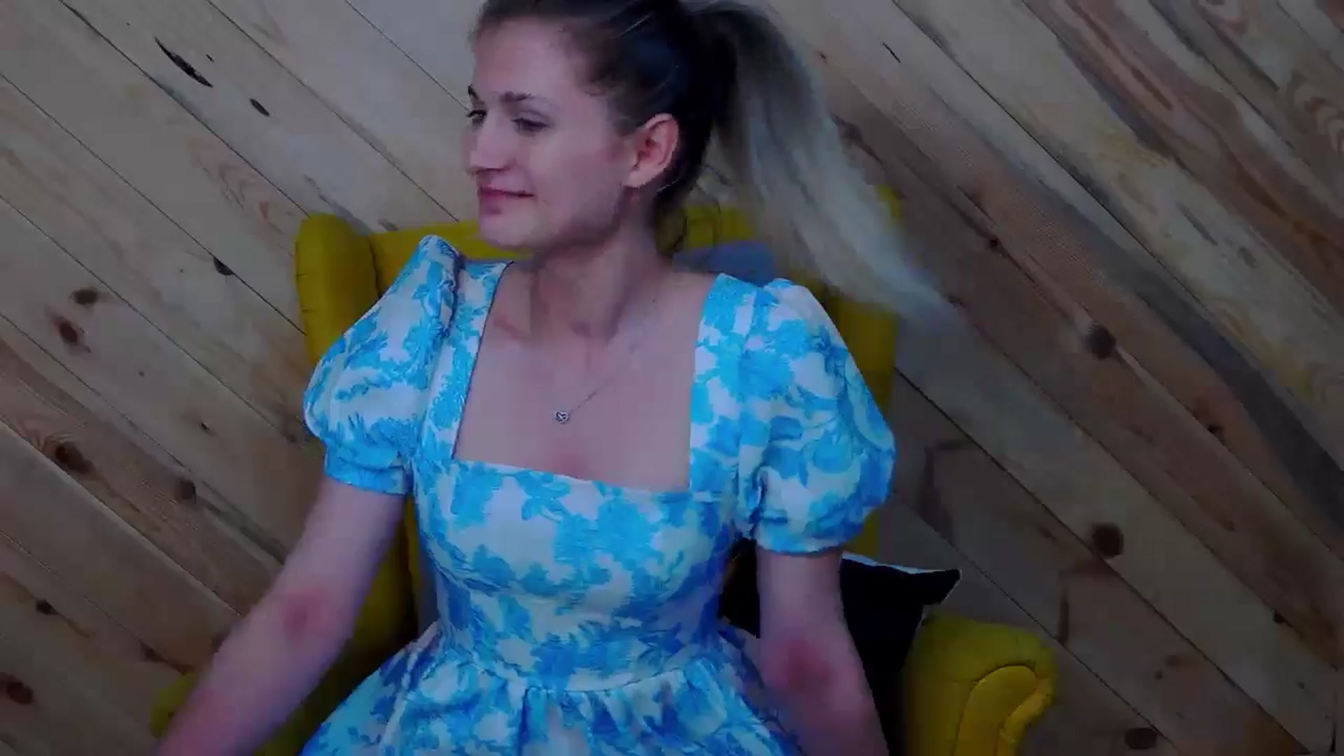 Gallery image thumbnail from LeslieKat's myfreecams stream on, 06/30/2024, 23:42 image 6 of 20