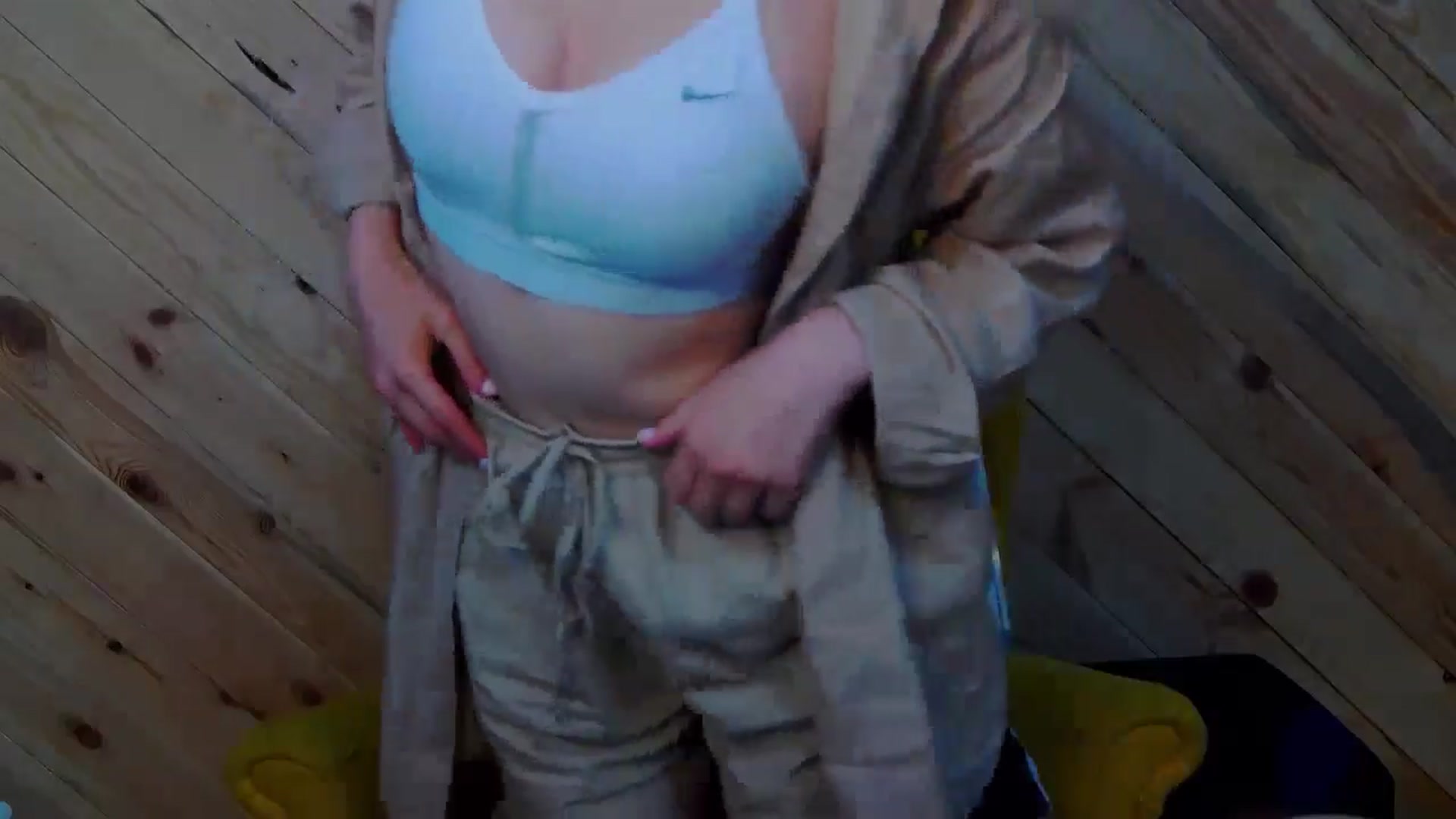 Gallery image thumbnail from LeslieKat's myfreecams stream on, 07/01/2024, 17:54 image 2 of 20