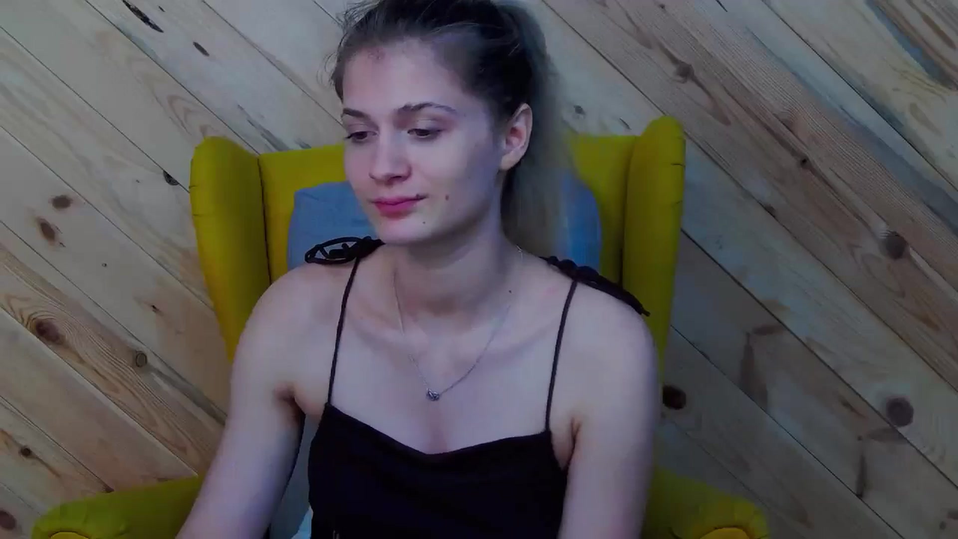 Gallery image thumbnail from LeslieKat's myfreecams stream on, 07/05/2024, 18:24 image 15 of 20
