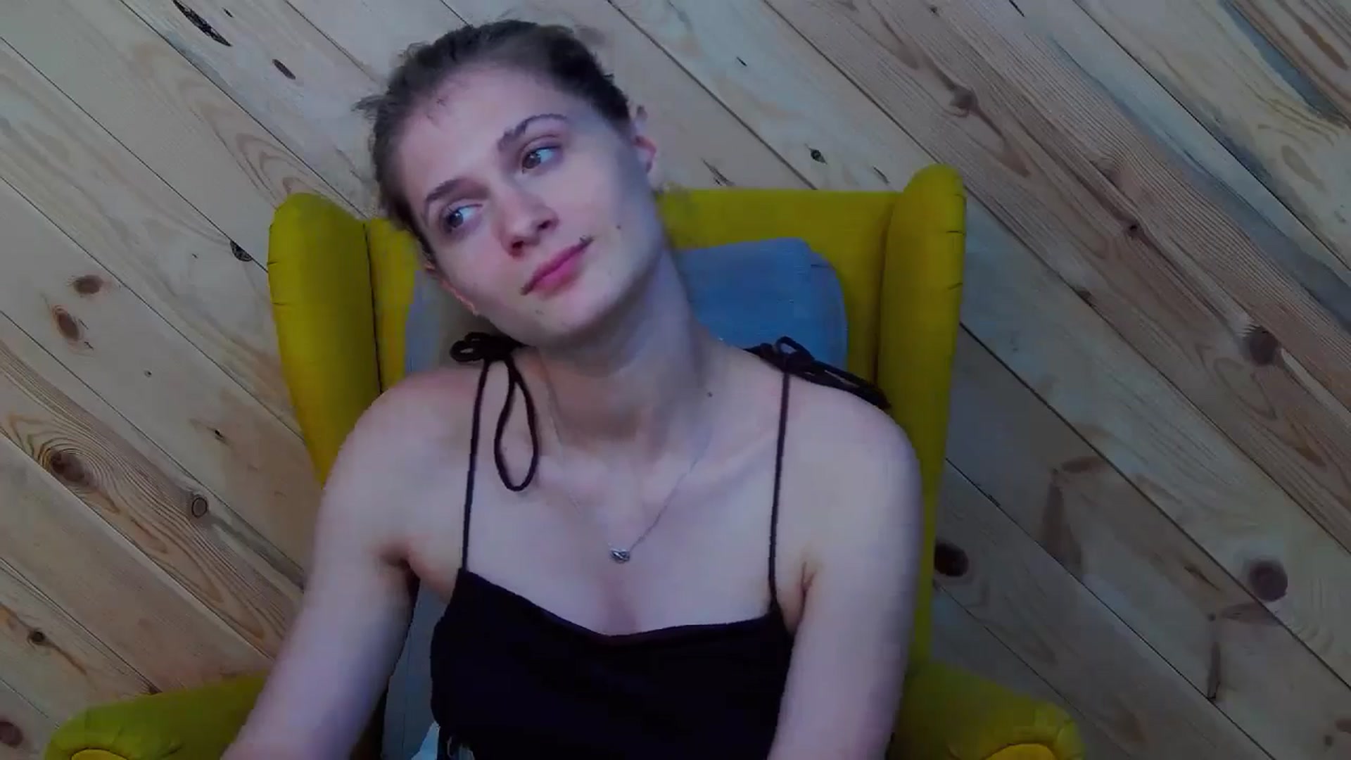 Gallery image thumbnail from LeslieKat's myfreecams stream on, 07/05/2024, 18:24 image 14 of 20