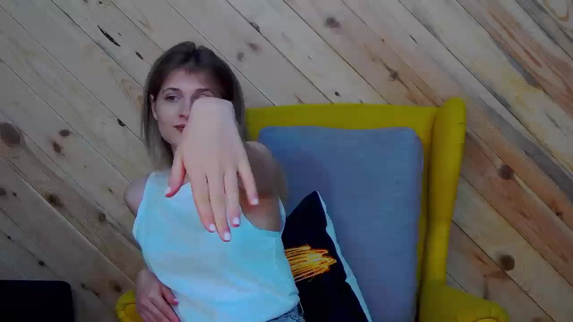 Gallery image thumbnail from LeslieKat's myfreecams stream on, 07/07/2024, 17:18 image 14 of 20