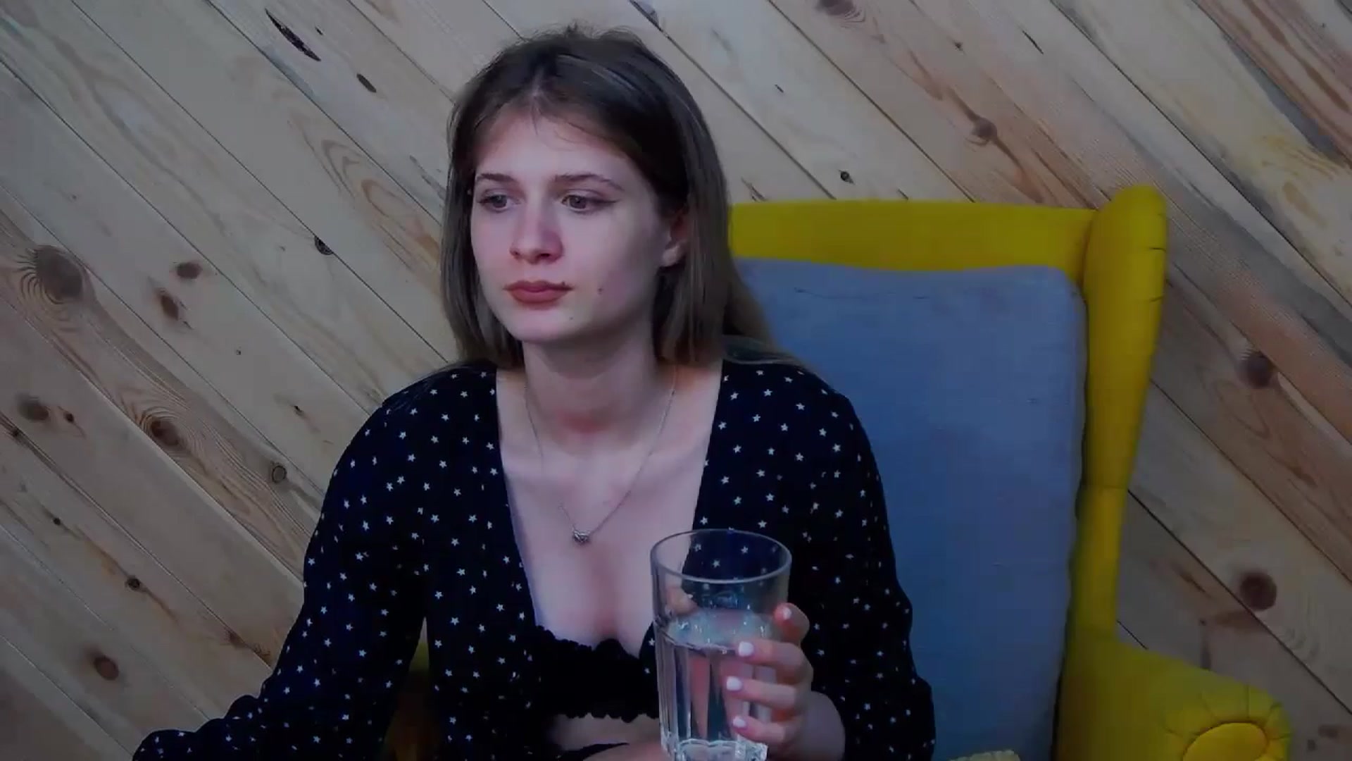 Gallery image thumbnail from LeslieKat's myfreecams stream on, 07/08/2024, 20:29 image 3 of 20