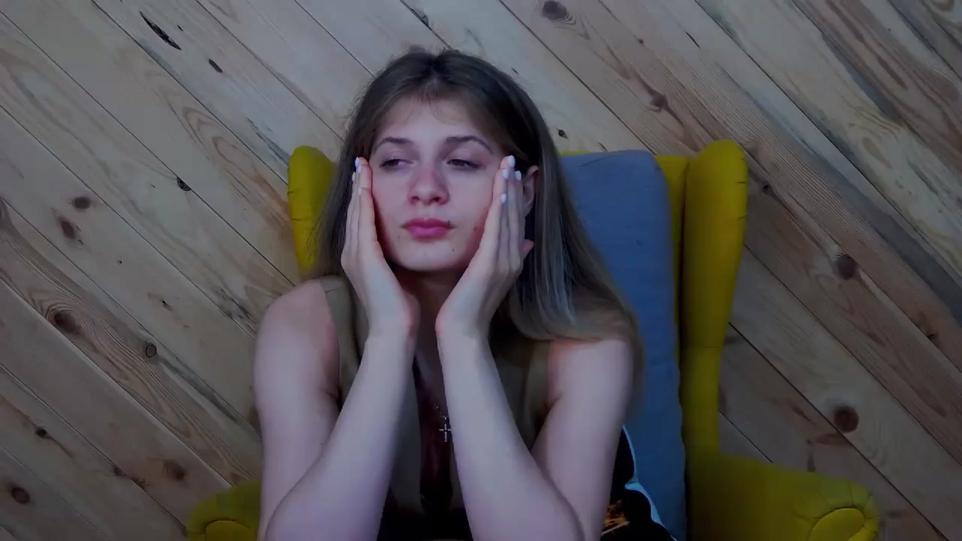 Gallery image thumbnail from LeslieKat's myfreecams stream on, 07/10/2024, 23:22 image 16 of 20