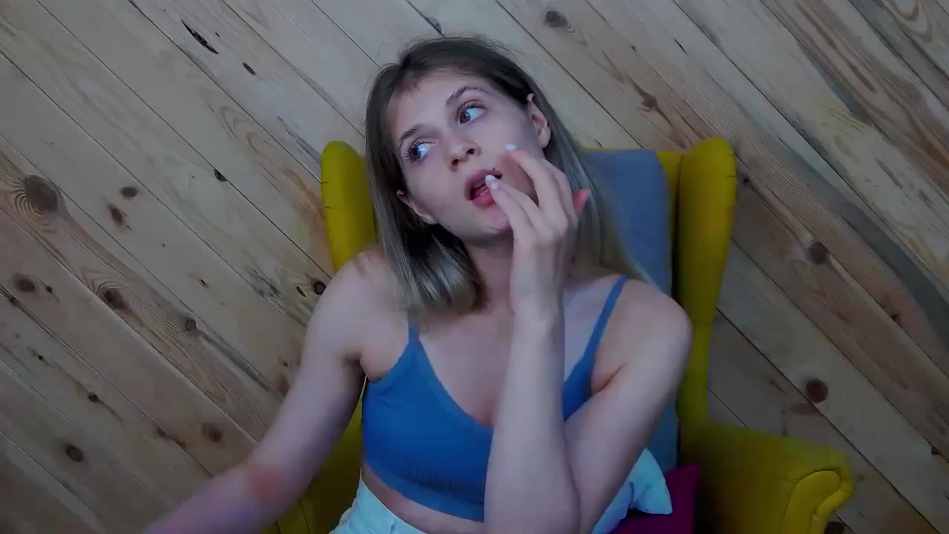Gallery image thumbnail from LeslieKat's myfreecams stream on, 07/11/2024, 21:29 image 10 of 20