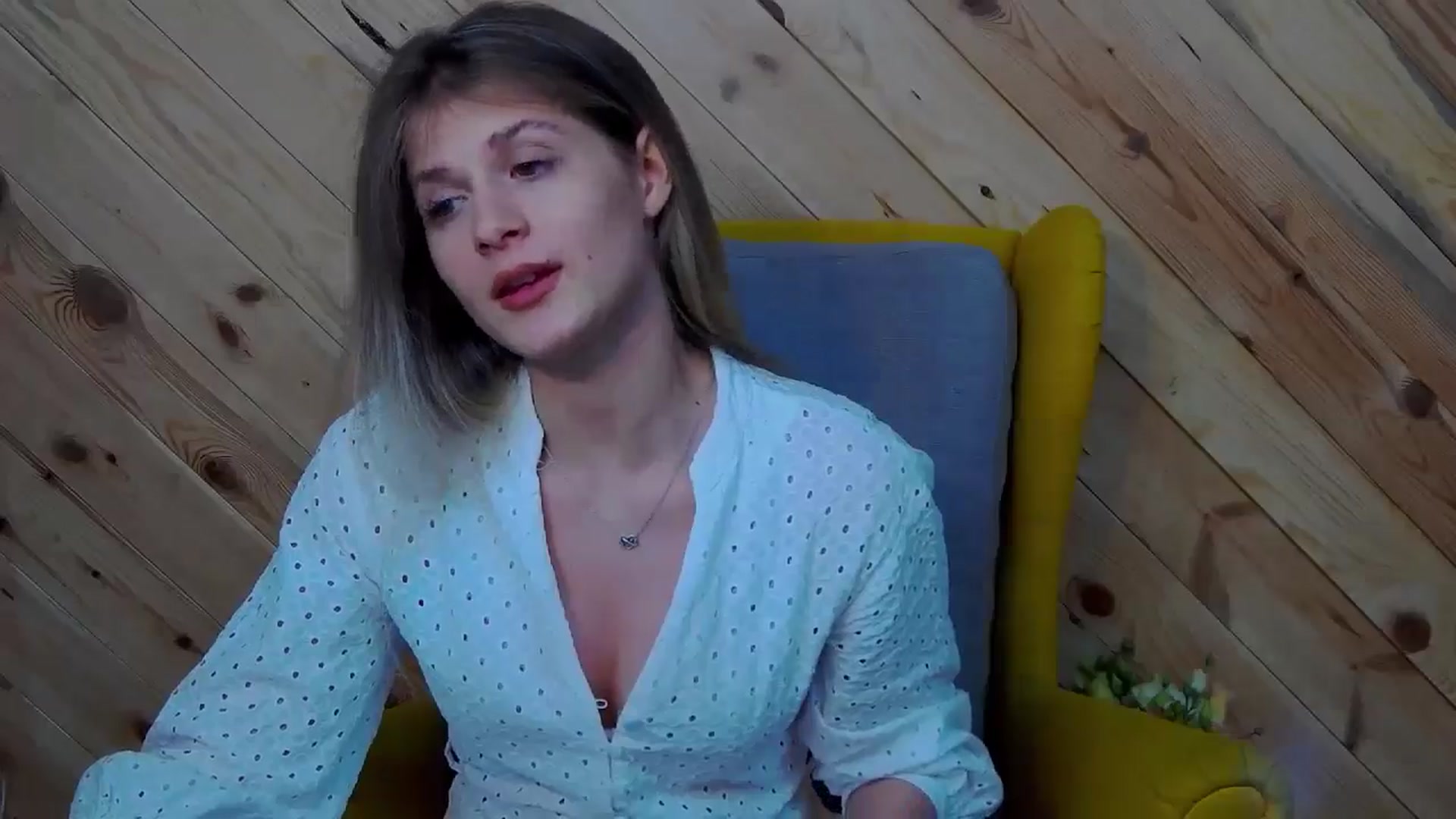 Gallery image thumbnail from LeslieKat's myfreecams stream on, 07/15/2024, 19:09 image 14 of 20