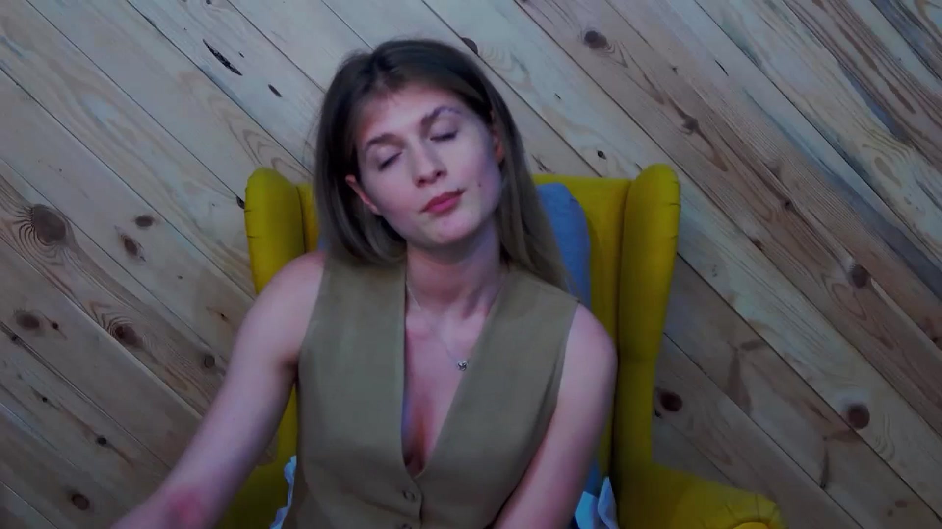 Gallery image thumbnail from LeslieKat's myfreecams stream on, 07/19/2024, 21:30 image 2 of 20