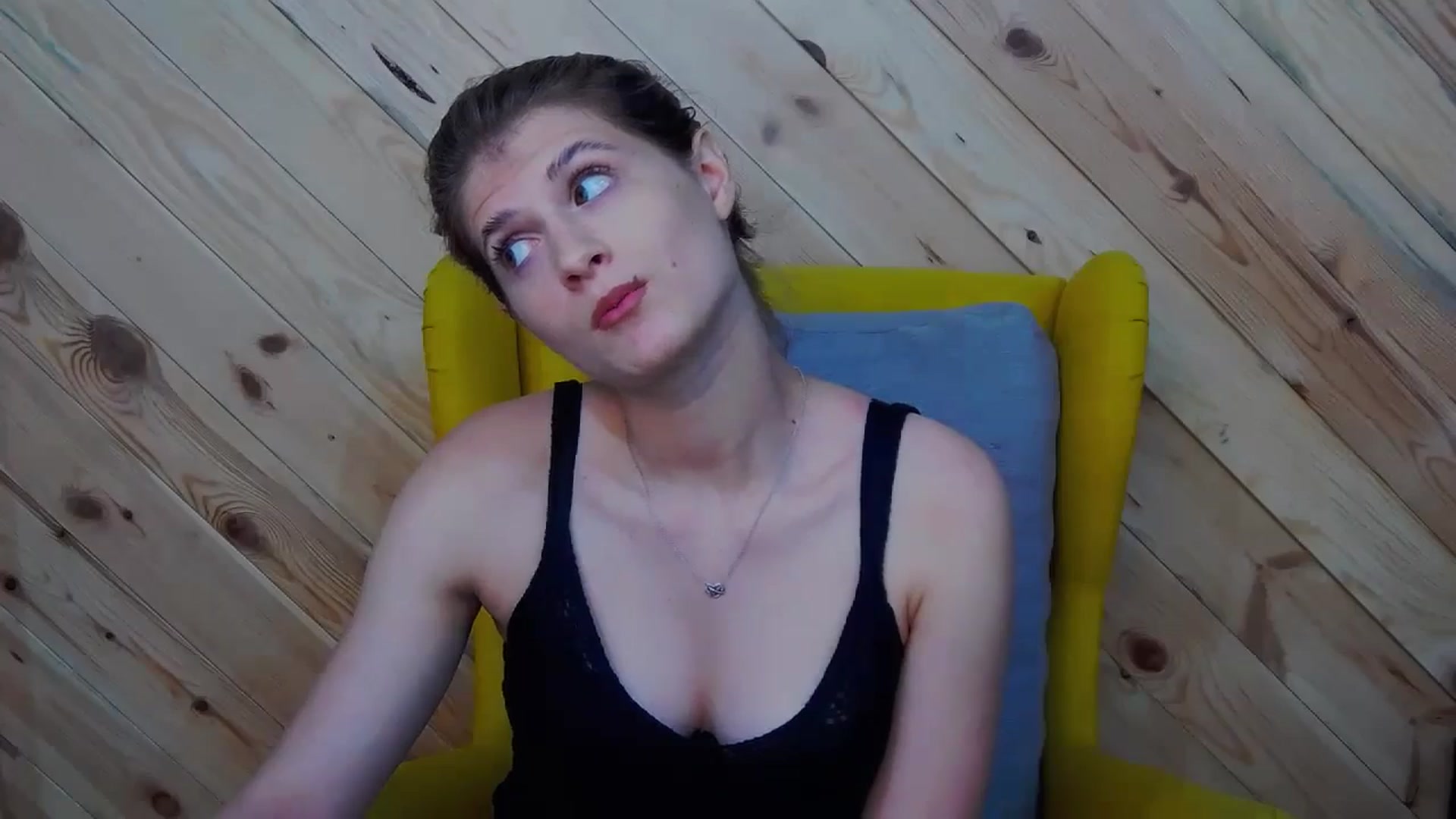 Gallery image thumbnail from LeslieKat's myfreecams stream on, 07/21/2024, 17:22 image 8 of 20
