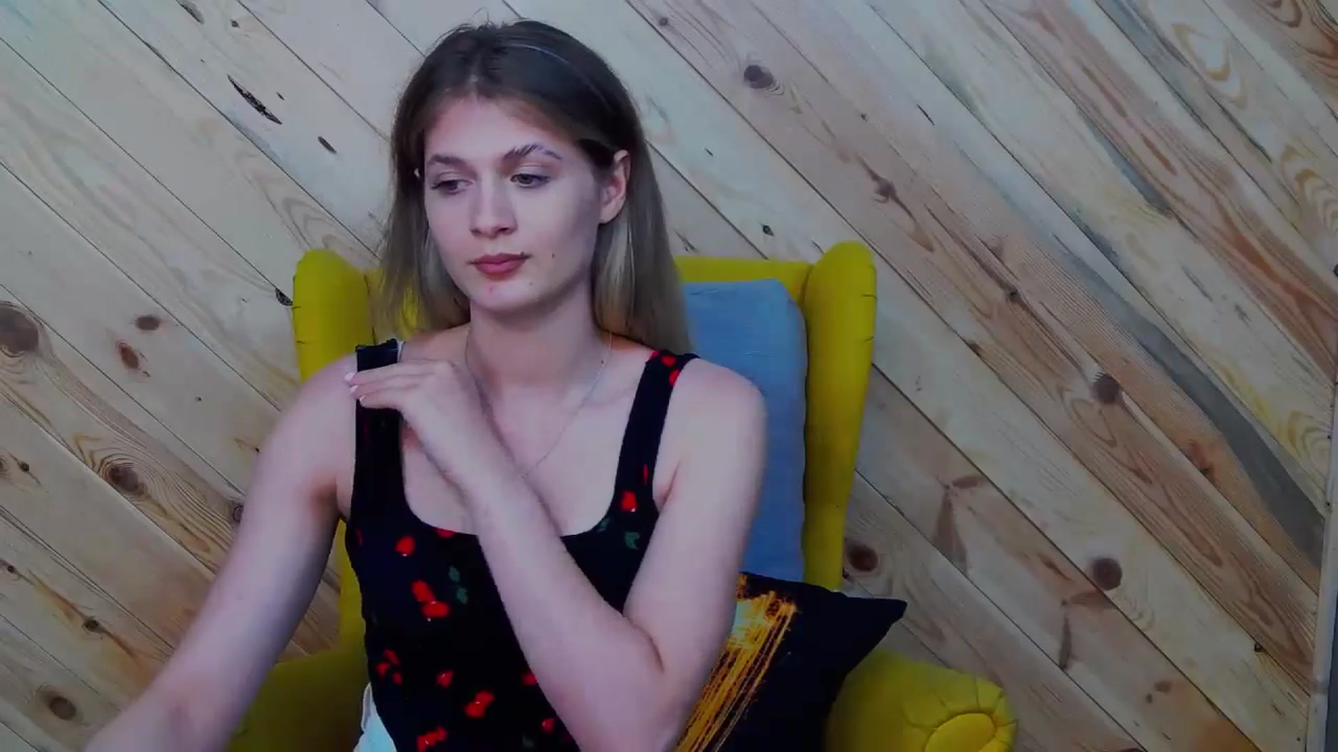 Gallery image thumbnail from LeslieKat's myfreecams stream on, 07/22/2024, 19:32 image 8 of 20