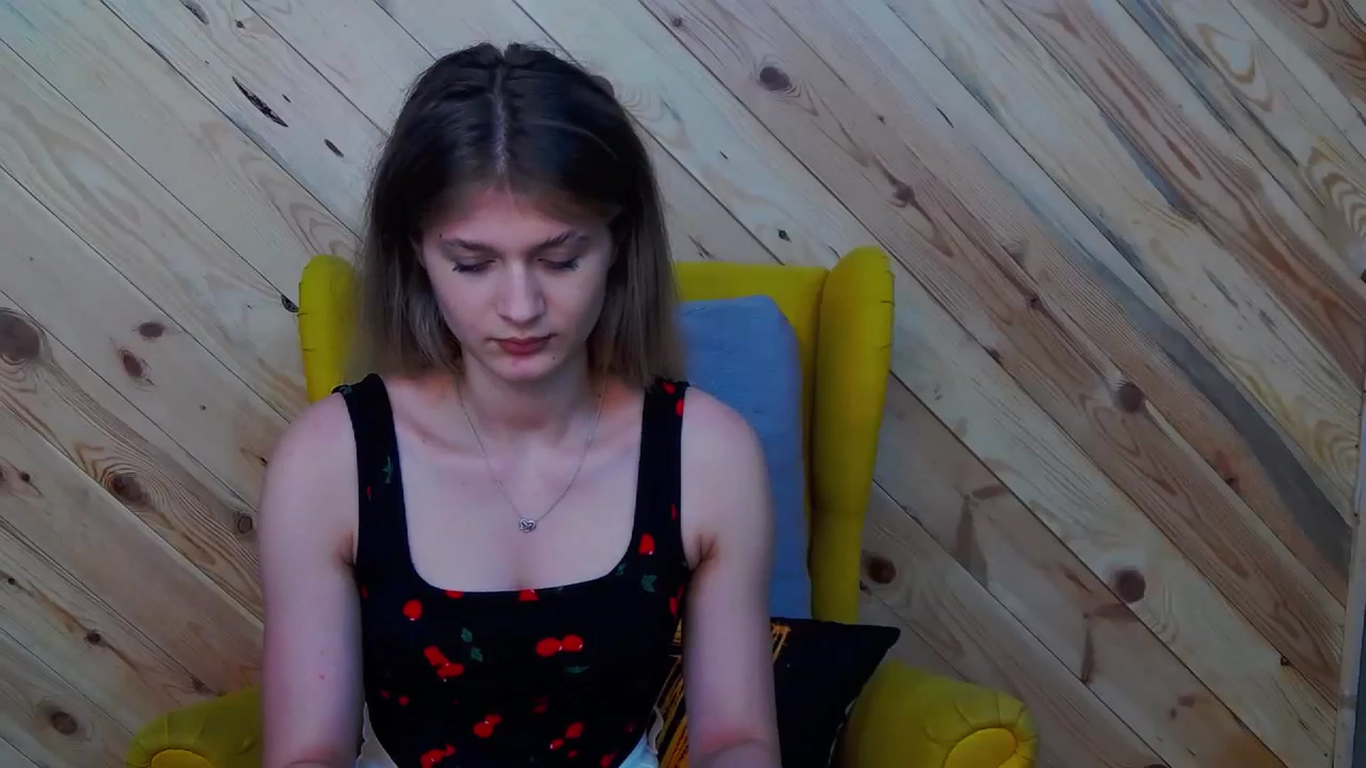 Gallery image thumbnail from LeslieKat's myfreecams stream on, 07/22/2024, 19:32 image 16 of 20