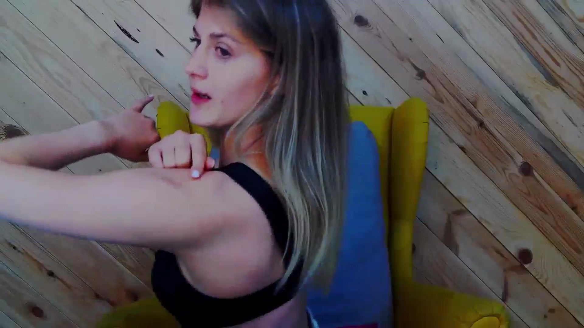 Gallery image thumbnail from LeslieKat's myfreecams stream on, 07/25/2024, 23:53 image 5 of 20