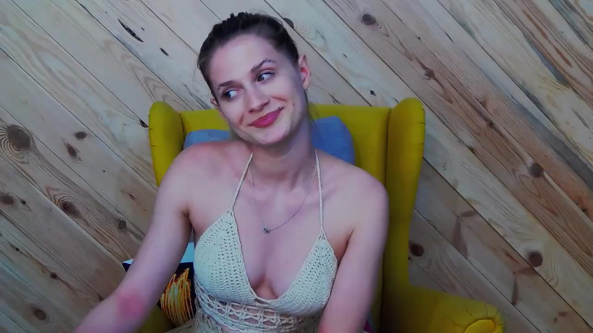 Gallery image thumbnail from LeslieKat's myfreecams stream on, 07/26/2024, 23:19 image 17 of 20