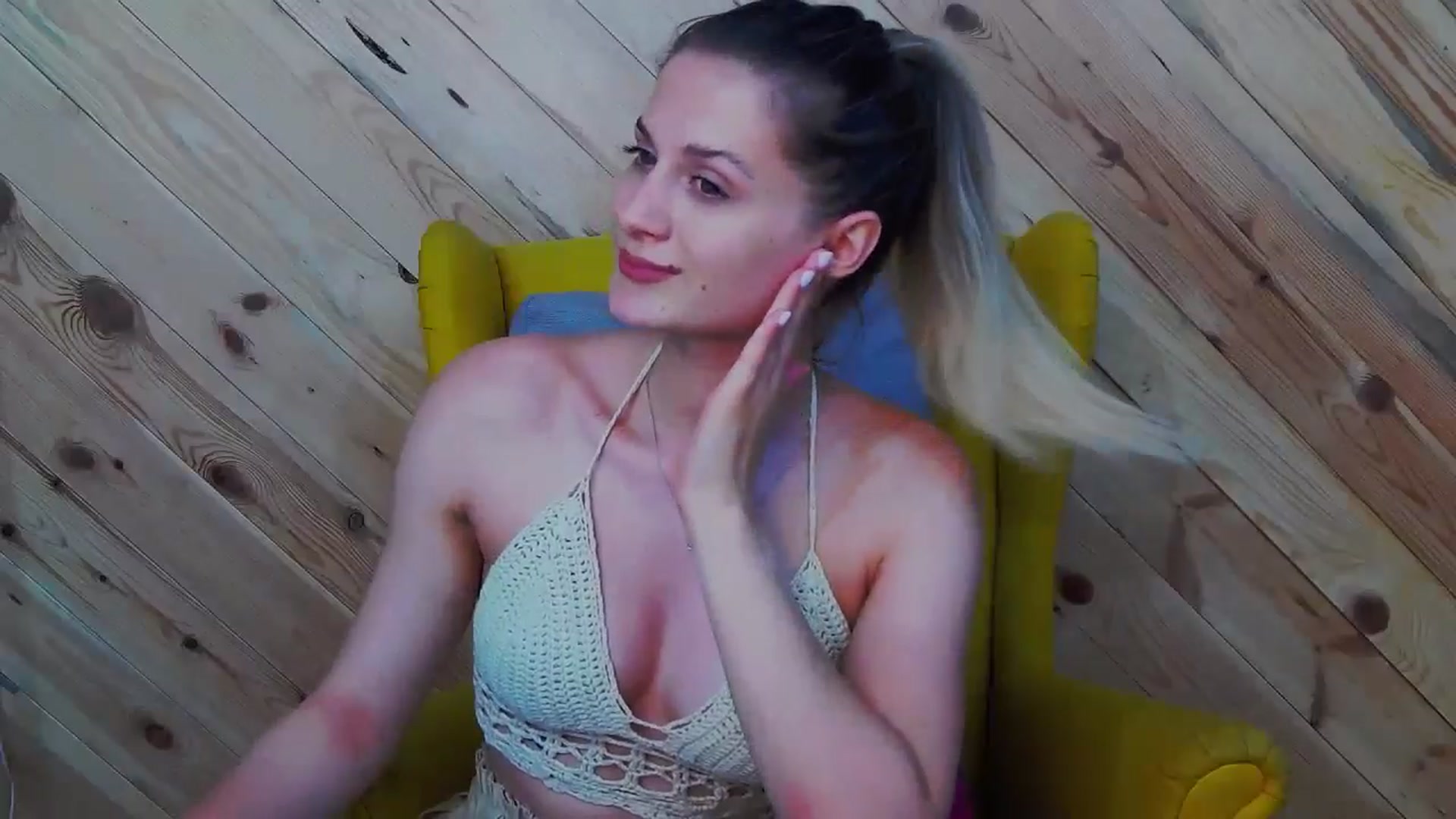 Gallery image thumbnail from LeslieKat's myfreecams stream on, 07/27/2024, 24:00 image 11 of 20