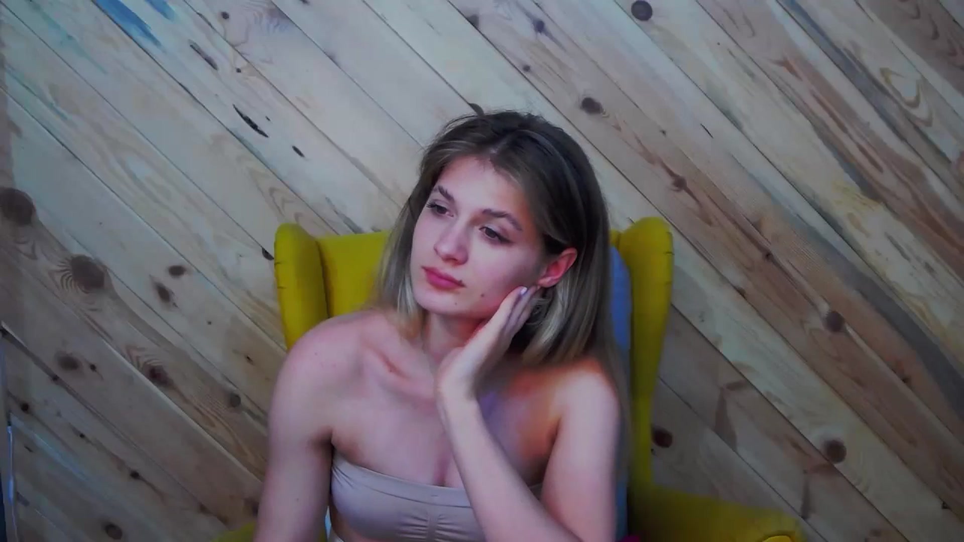 Gallery image thumbnail from LeslieKat's myfreecams stream on, 07/27/2024, 22:59 image 6 of 20