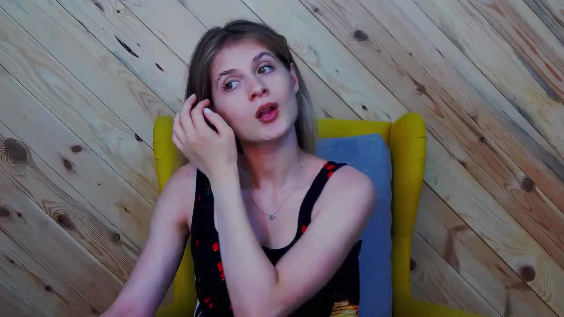 Gallery image thumbnail from LeslieKat's myfreecams stream on, 07/29/2024, 17:46 image 3 of 20