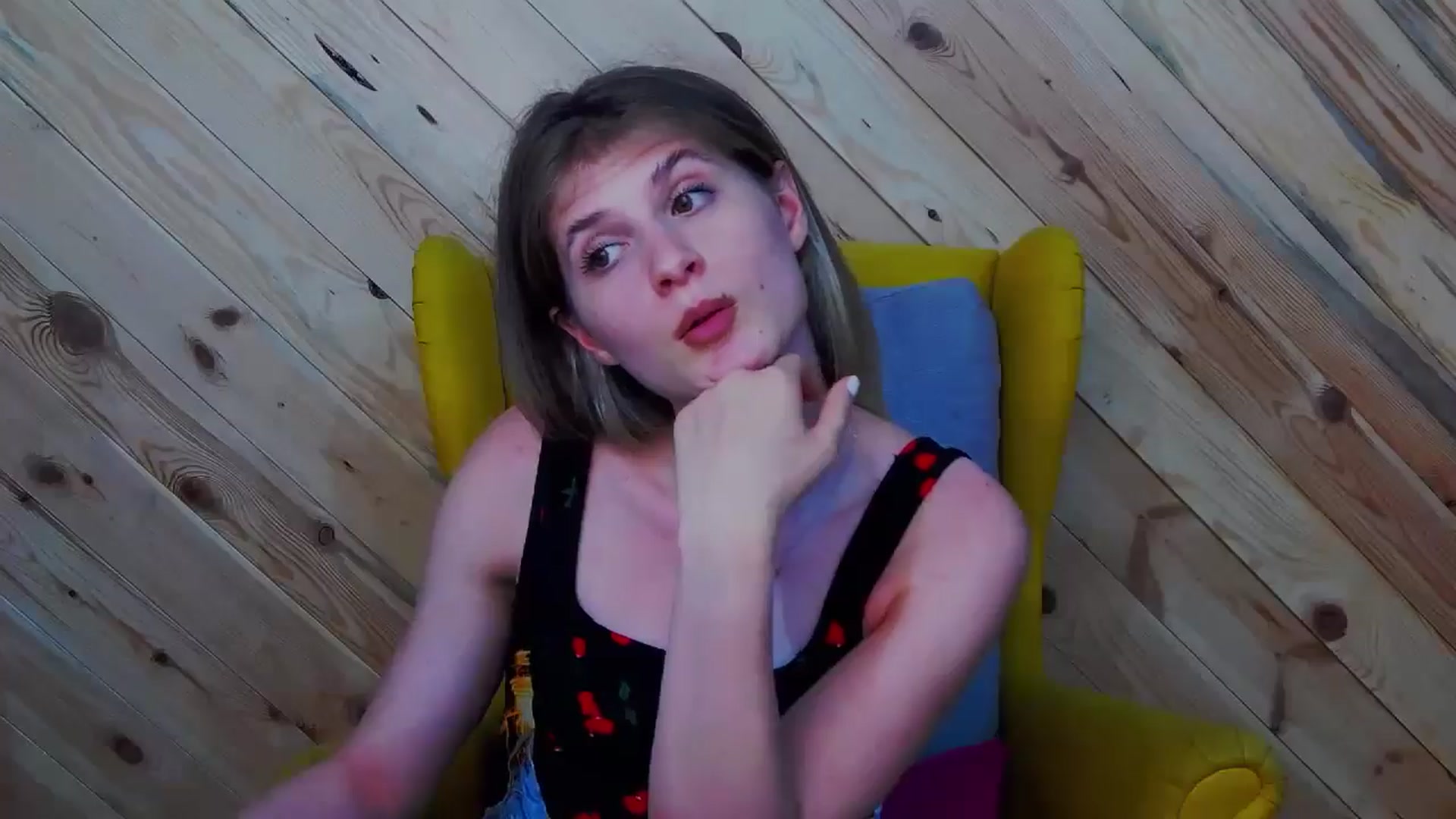 Gallery image thumbnail from LeslieKat's myfreecams stream on, 07/29/2024, 20:51 image 6 of 20