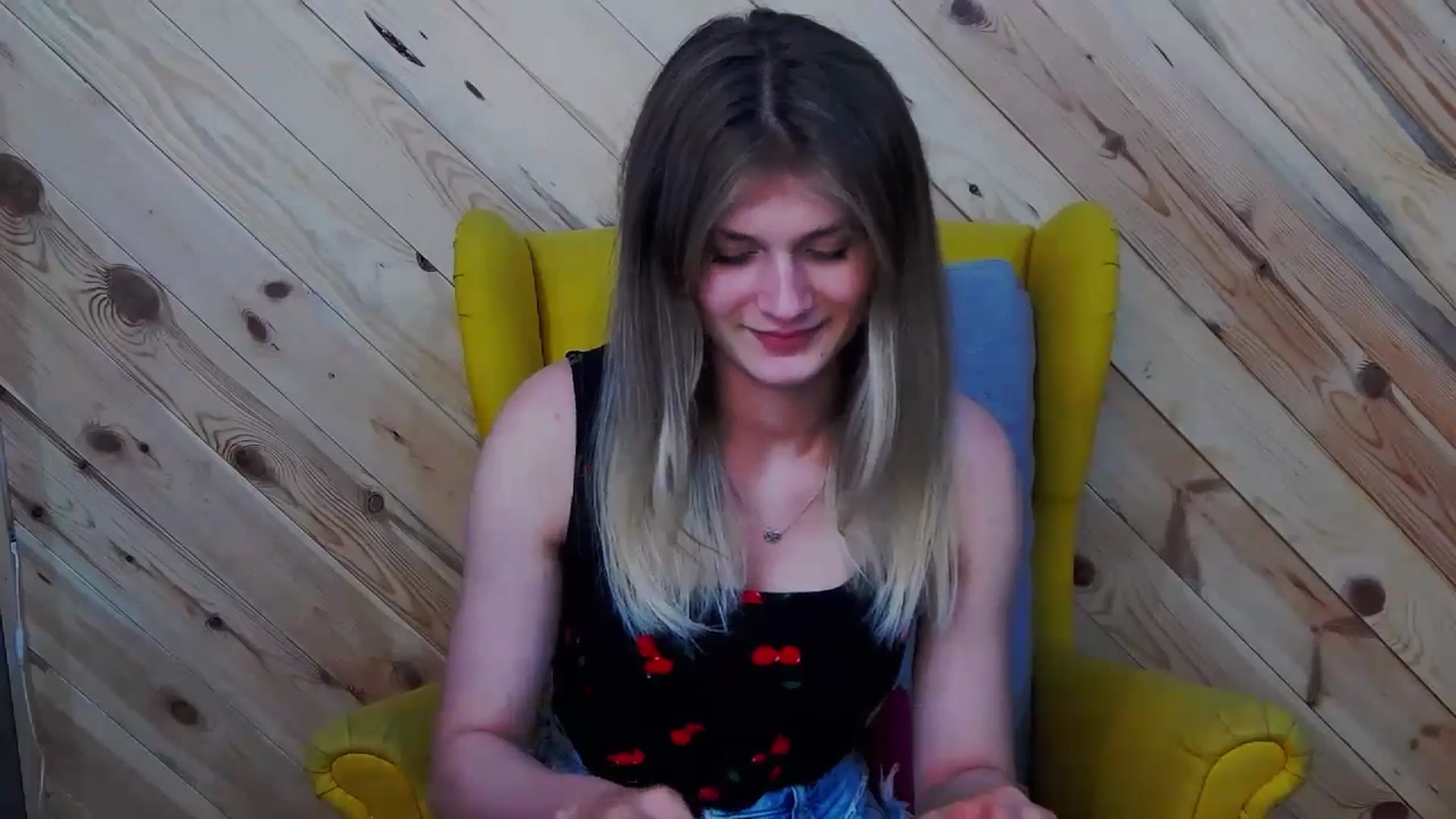 Gallery image thumbnail from LeslieKat's myfreecams stream on, 07/29/2024, 23:35 image 19 of 20