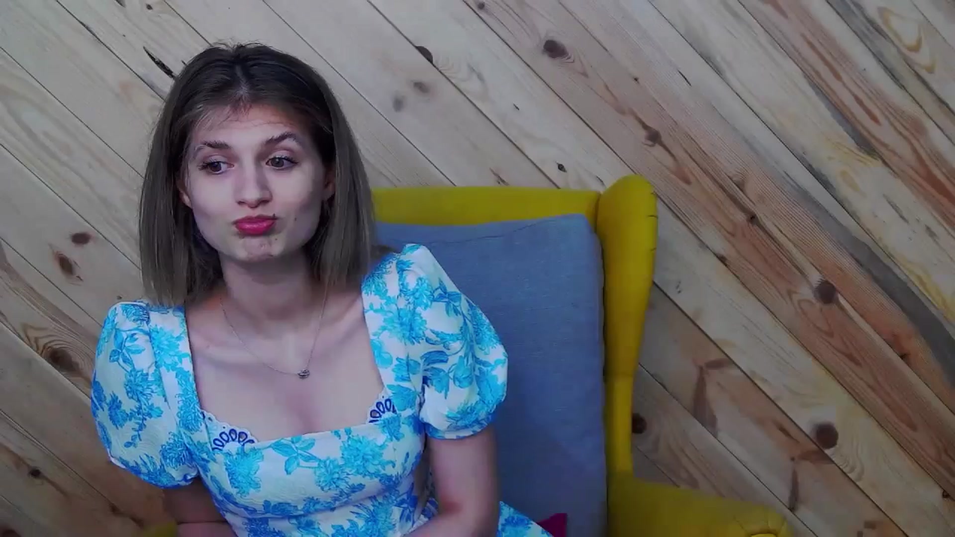 Gallery image thumbnail from LeslieKat's myfreecams stream on, 07/30/2024, 20:54 image 4 of 20
