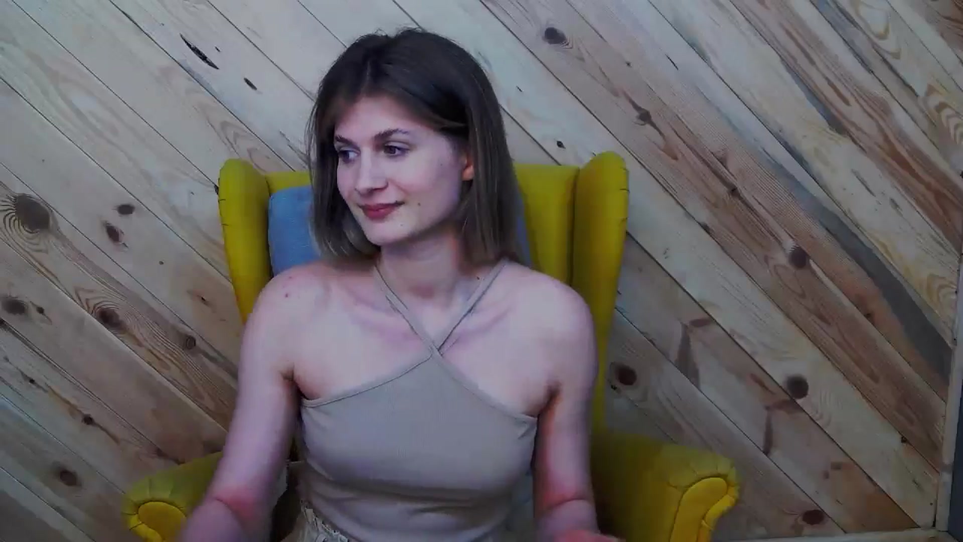 Gallery image thumbnail from LeslieKat's myfreecams stream on, 08/01/2024, 20:22 image 6 of 20