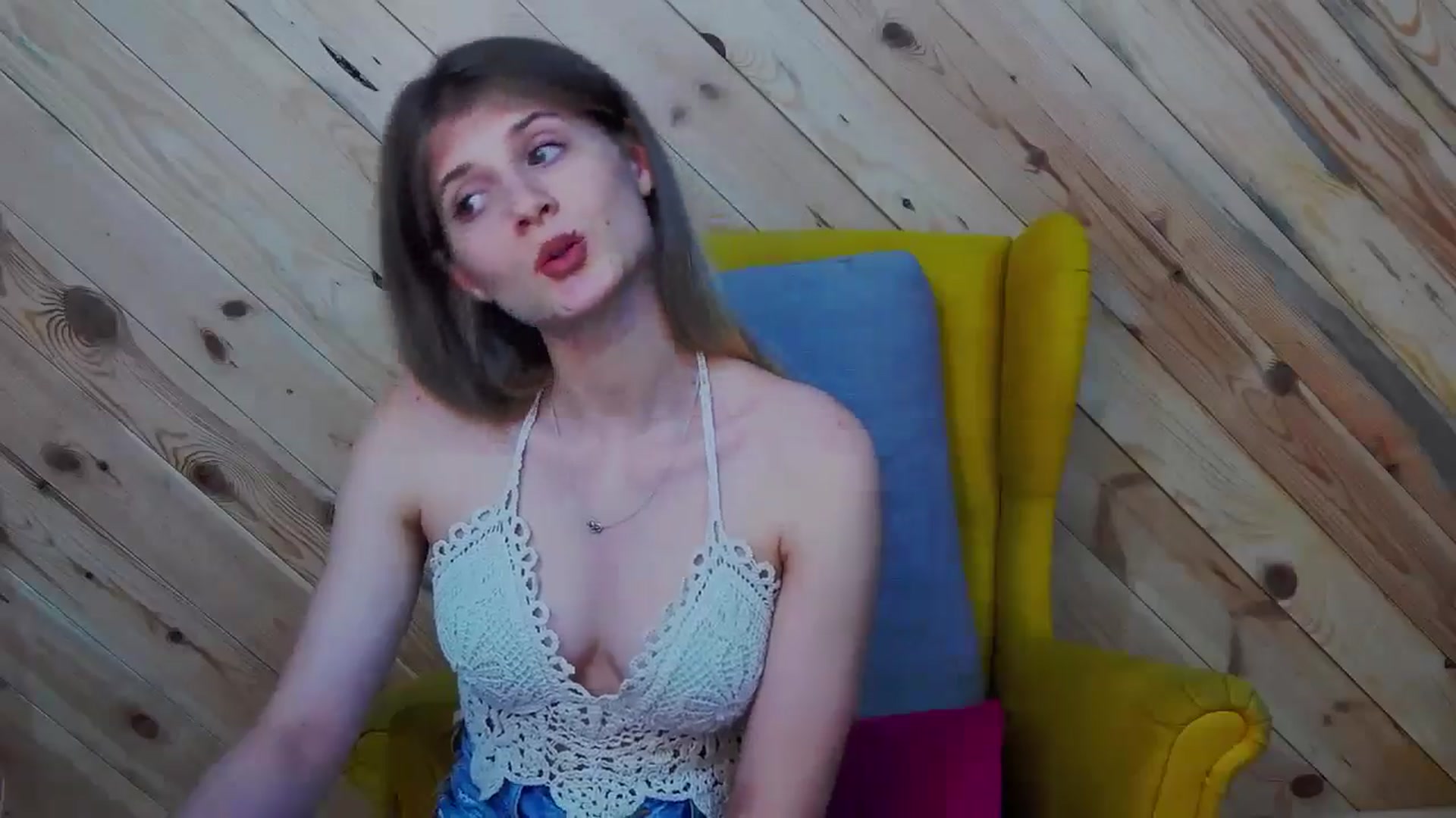 Gallery image thumbnail from LeslieKat's myfreecams stream on, 08/03/2024, 19:04 image 19 of 20