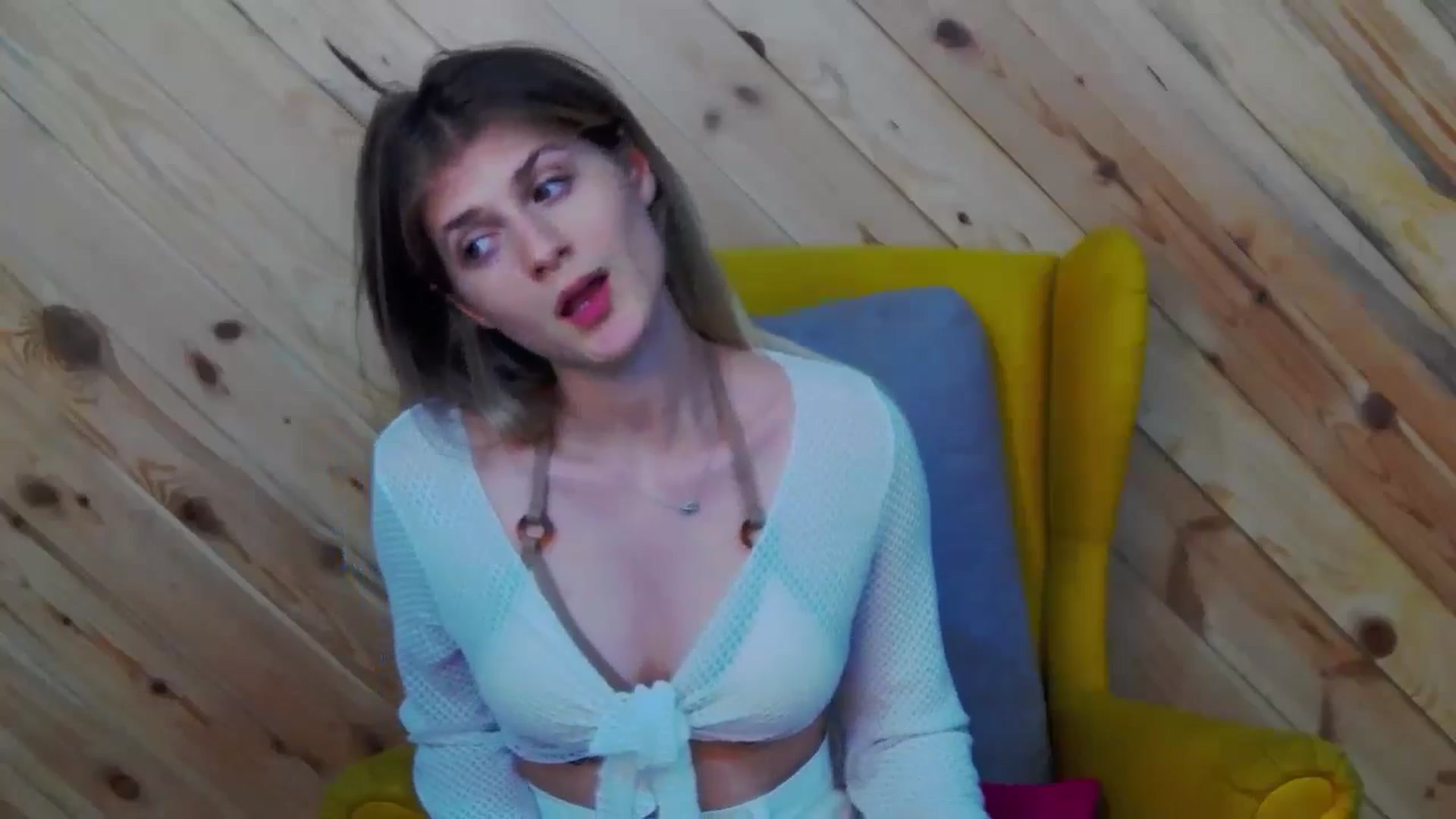 Gallery image thumbnail from LeslieKat's myfreecams stream on, 08/04/2024, 23:38 image 19 of 20