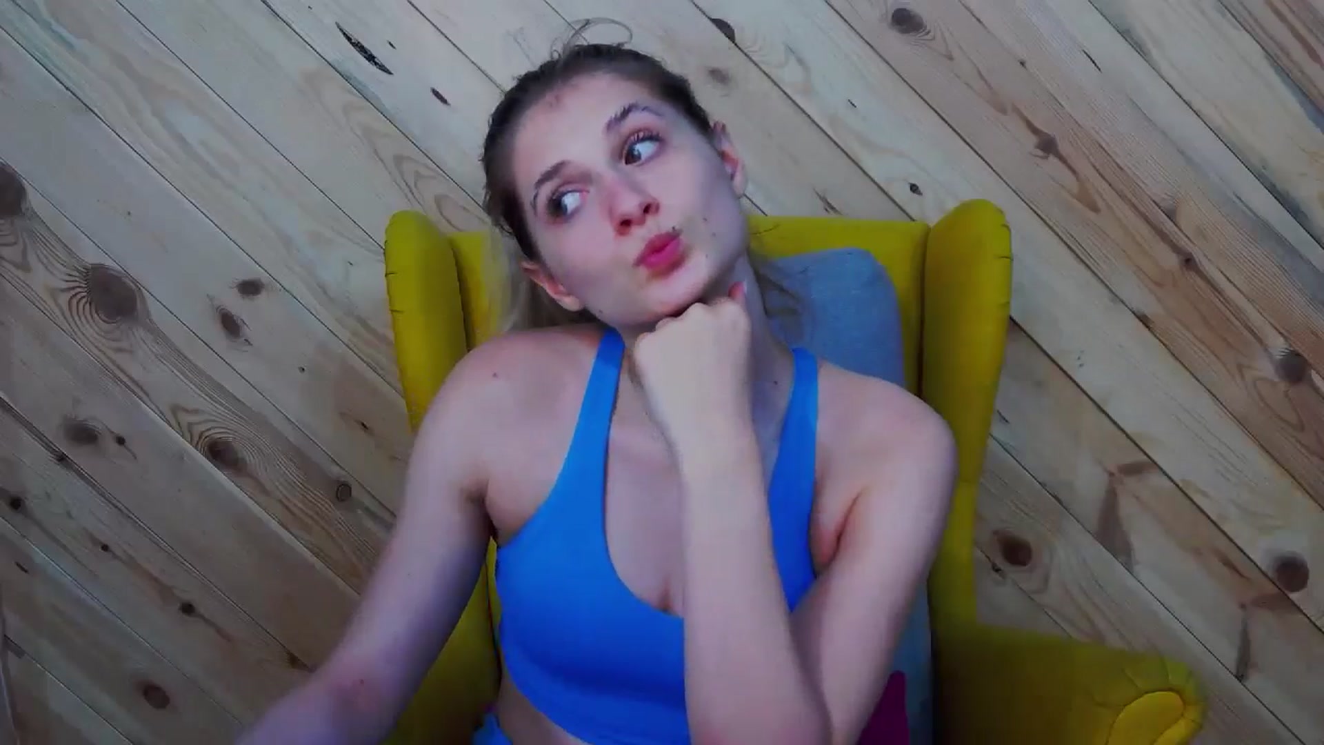 Gallery image thumbnail from LeslieKat's myfreecams stream on, 08/05/2024, 23:05 image 8 of 20