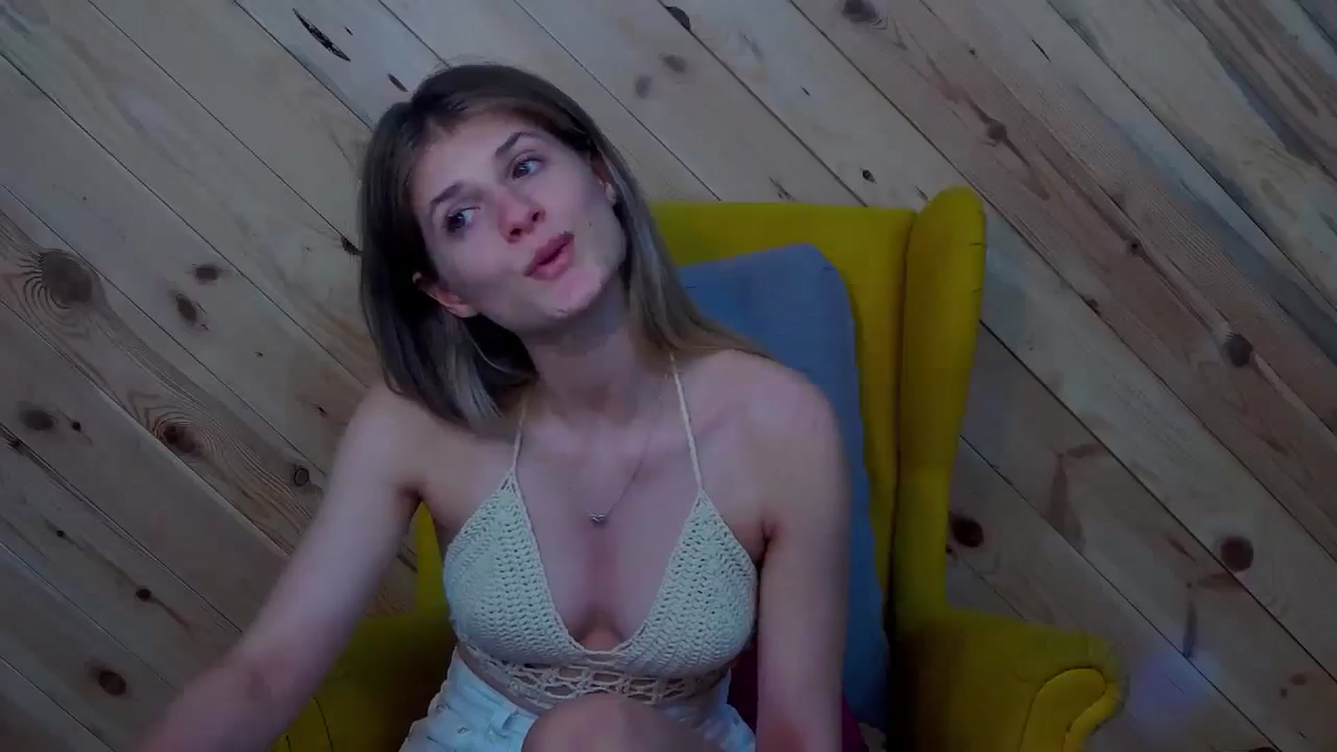 Gallery image thumbnail from LeslieKat's myfreecams stream on, 08/11/2024, 24:07 image 10 of 20