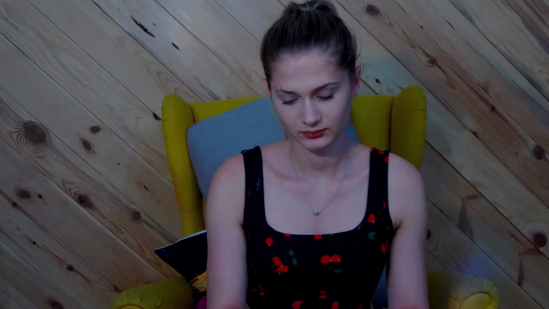 Gallery image thumbnail from LeslieKat's myfreecams stream on, 08/21/2024, 20:32 image 17 of 20