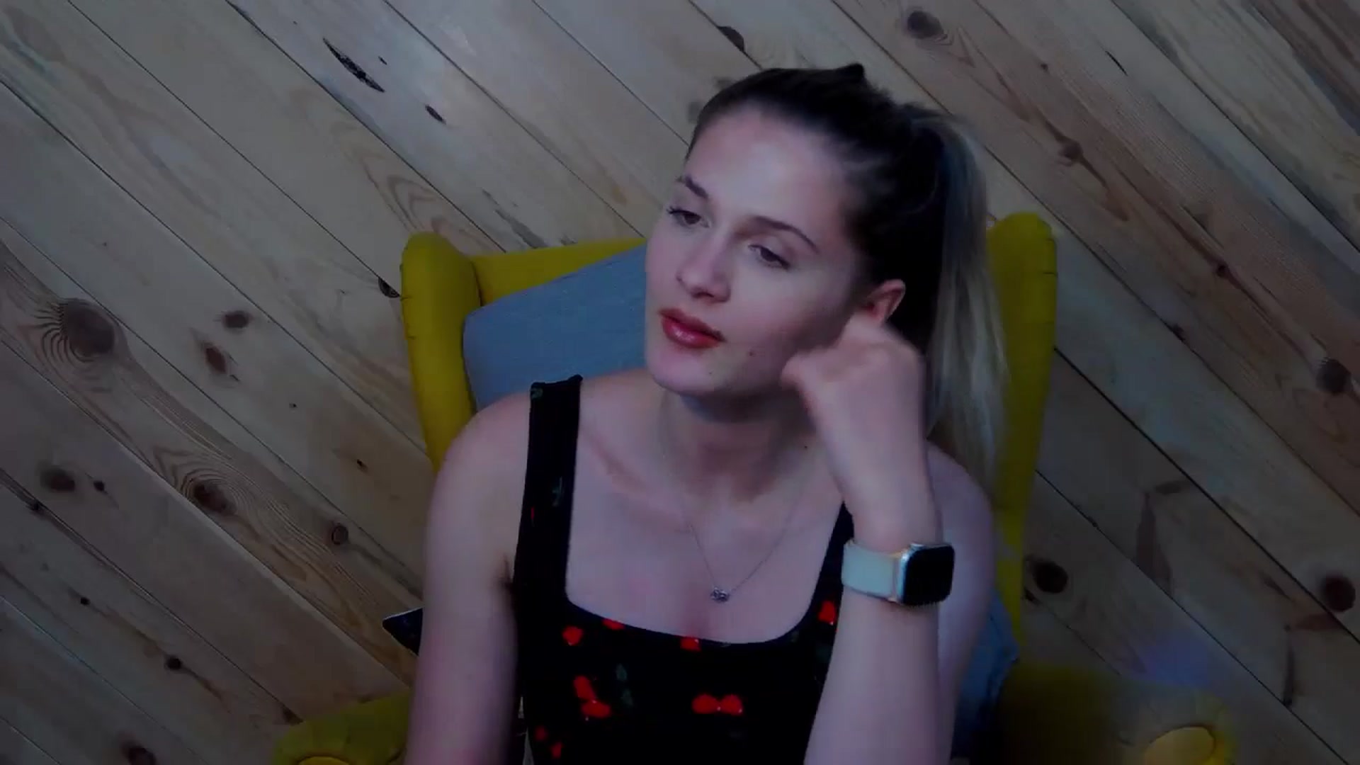Gallery image thumbnail from LeslieKat's myfreecams stream on, 08/21/2024, 20:32 image 3 of 20
