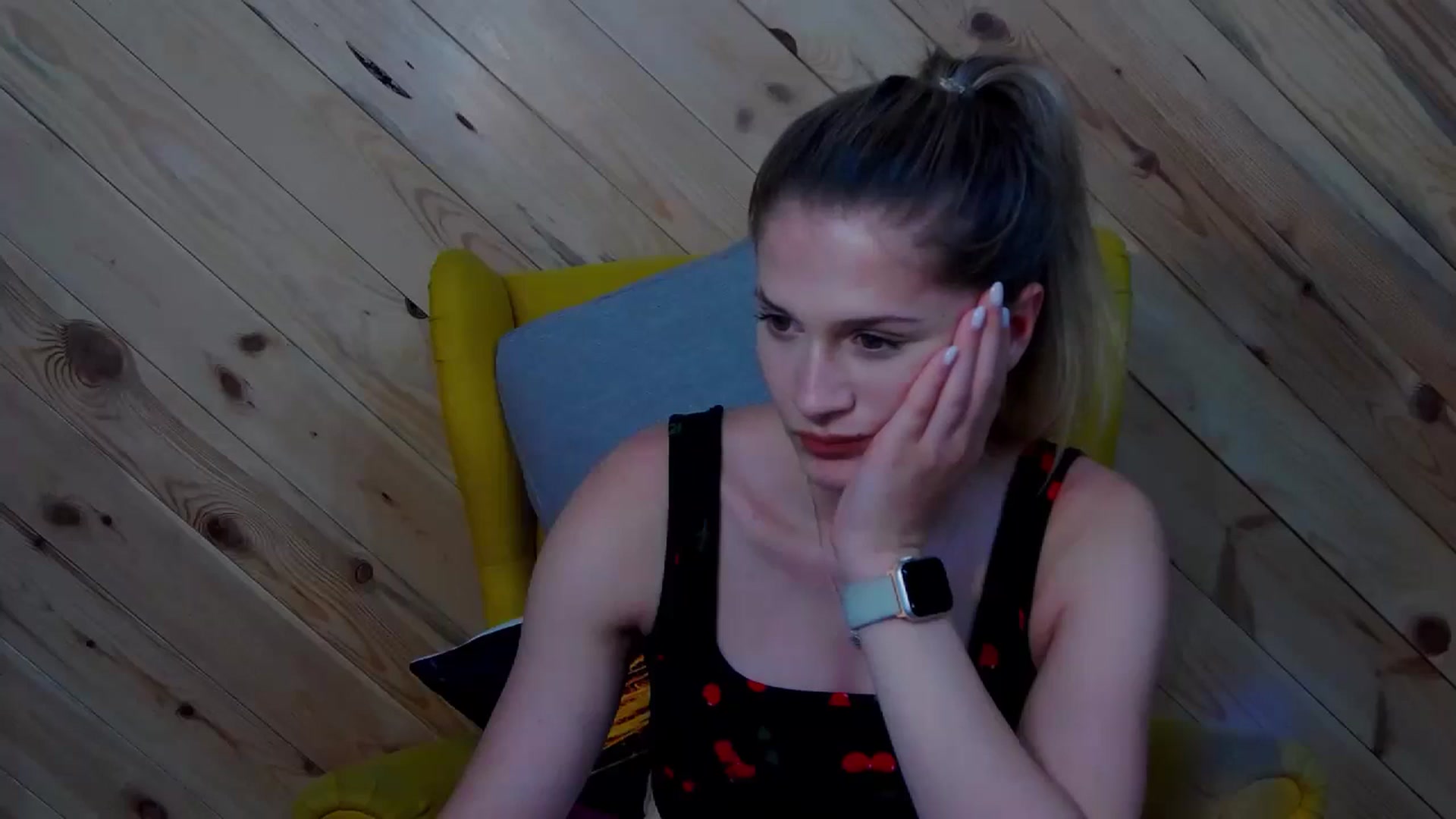 Gallery image thumbnail from LeslieKat's myfreecams stream on, 08/21/2024, 20:32 image 14 of 20