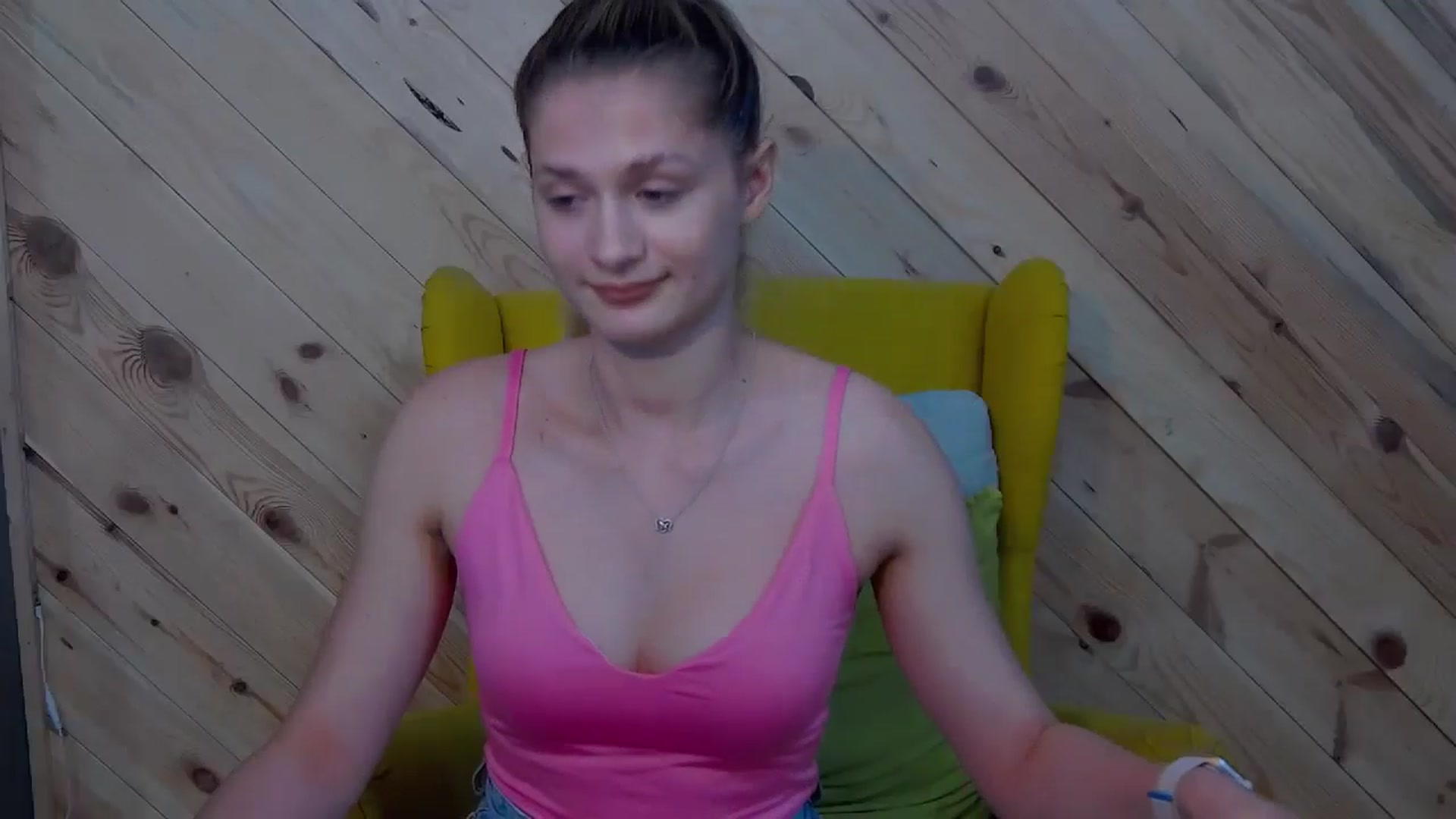 Gallery image thumbnail from LeslieKat's myfreecams stream on, 09/12/2024, 17:20 image 16 of 20