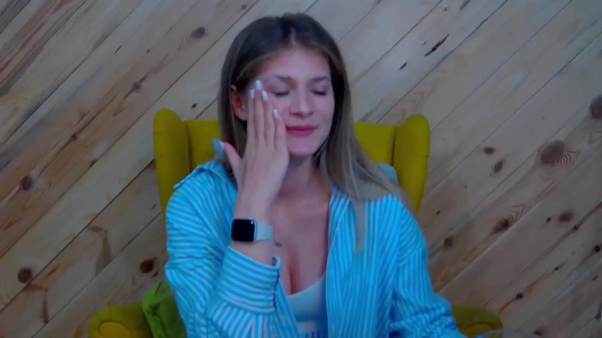 Gallery image thumbnail from LeslieKat's myfreecams stream on, 09/17/2024, 21:59 image 5 of 20