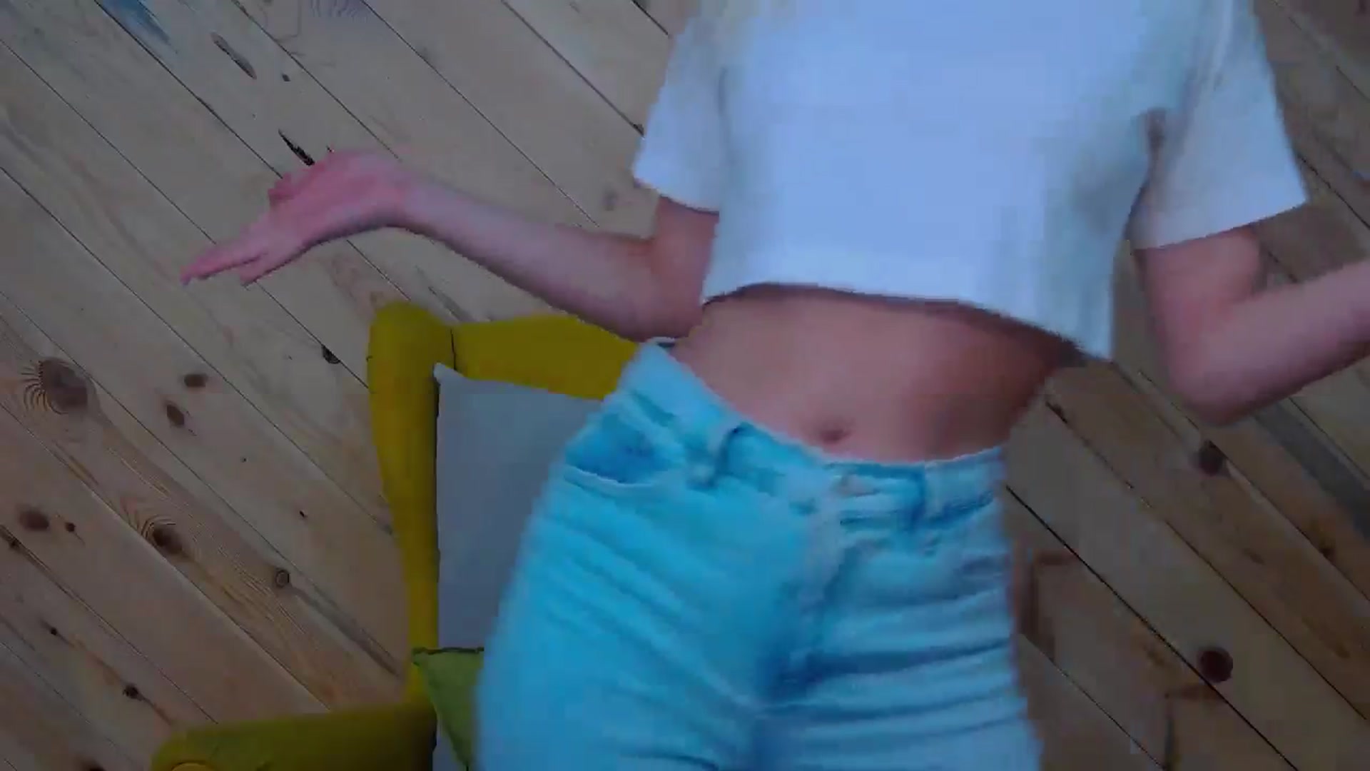 Gallery image thumbnail from LeslieKat's myfreecams stream on, 09/19/2024, 23:45 image 19 of 20