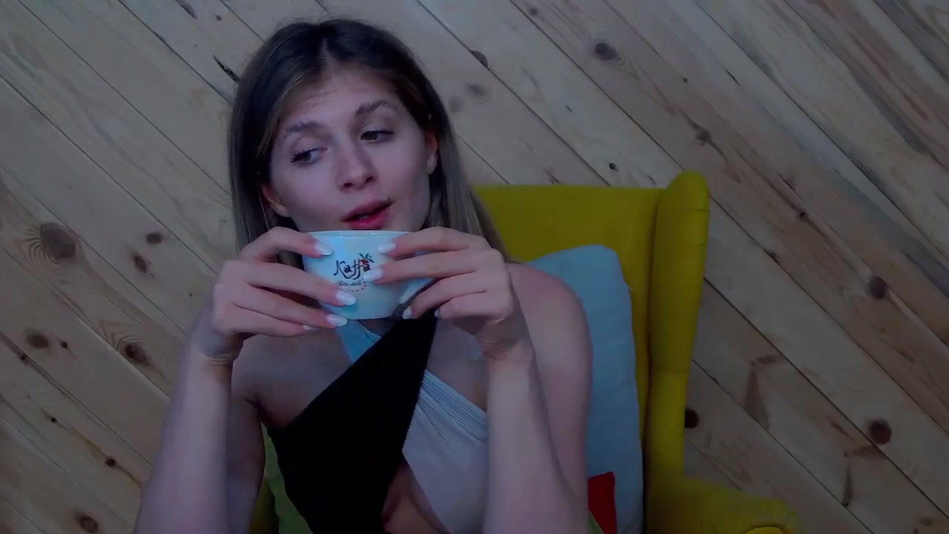 Gallery image thumbnail from LeslieKat's myfreecams stream on, 09/20/2024, 22:50 image 6 of 20