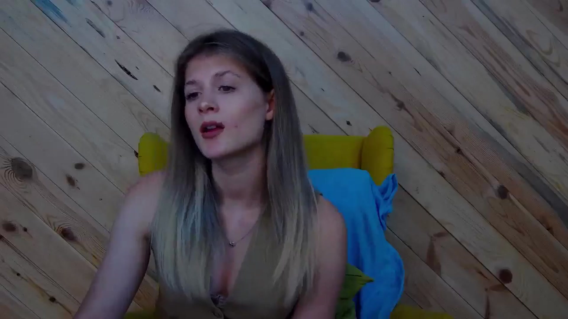 Gallery image thumbnail from LeslieKat's myfreecams stream on, 09/26/2024, 18:42 image 3 of 20