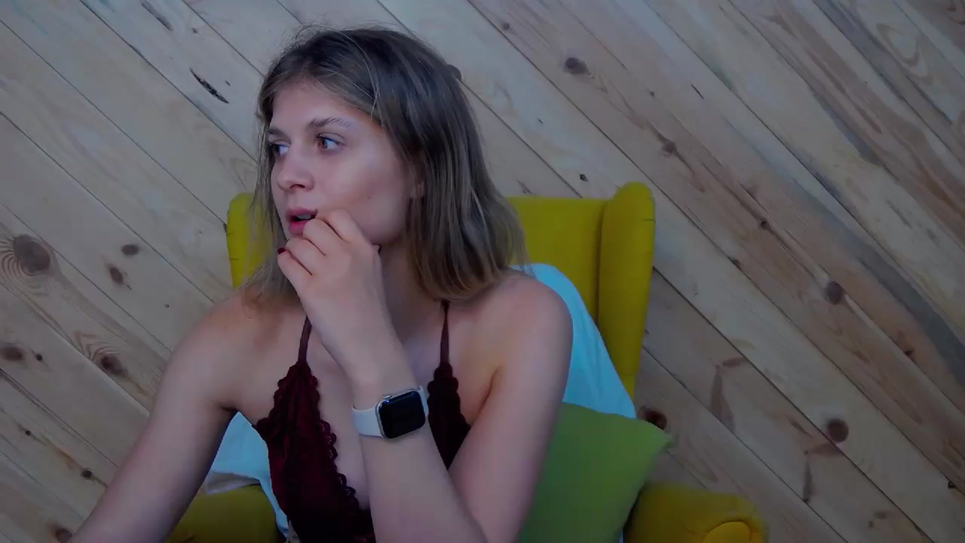 Gallery image thumbnail from LeslieKat's myfreecams stream on, 09/29/2024, 24:41 image 16 of 20