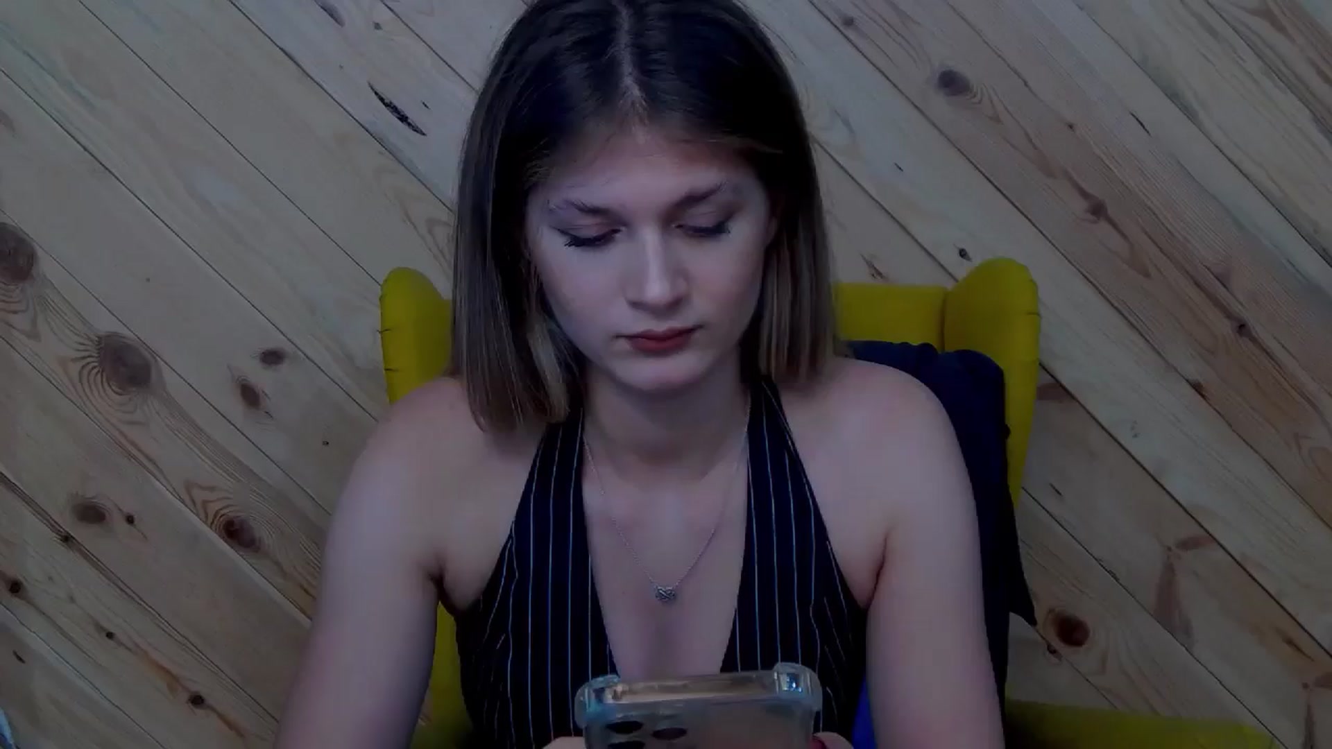 Gallery image thumbnail from LeslieKat's myfreecams stream on, 10/13/2024, 19:09 image 2 of 20