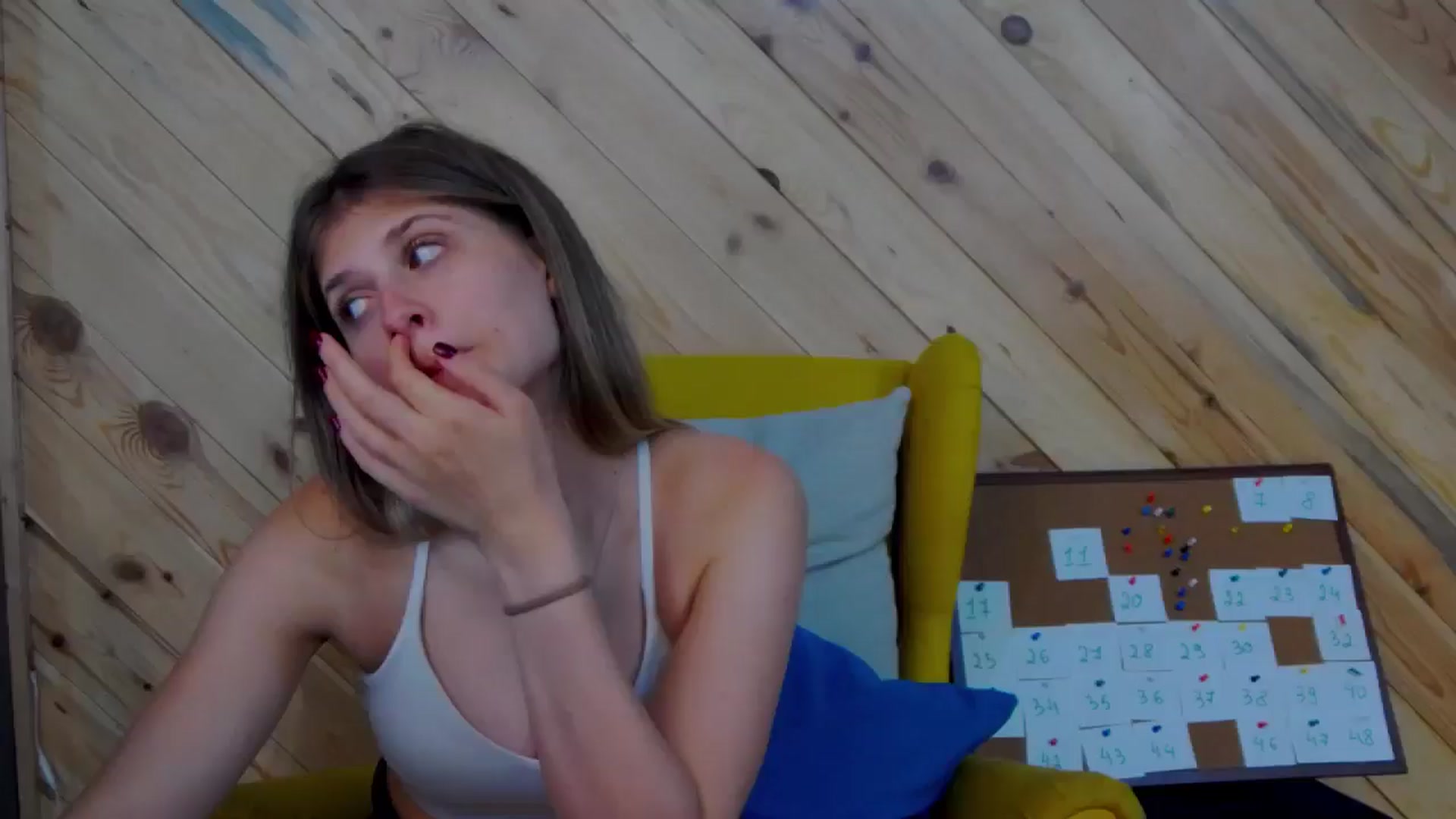 Gallery image thumbnail from LeslieKat's myfreecams stream on, 10/21/2024, 23:36 image 20 of 20