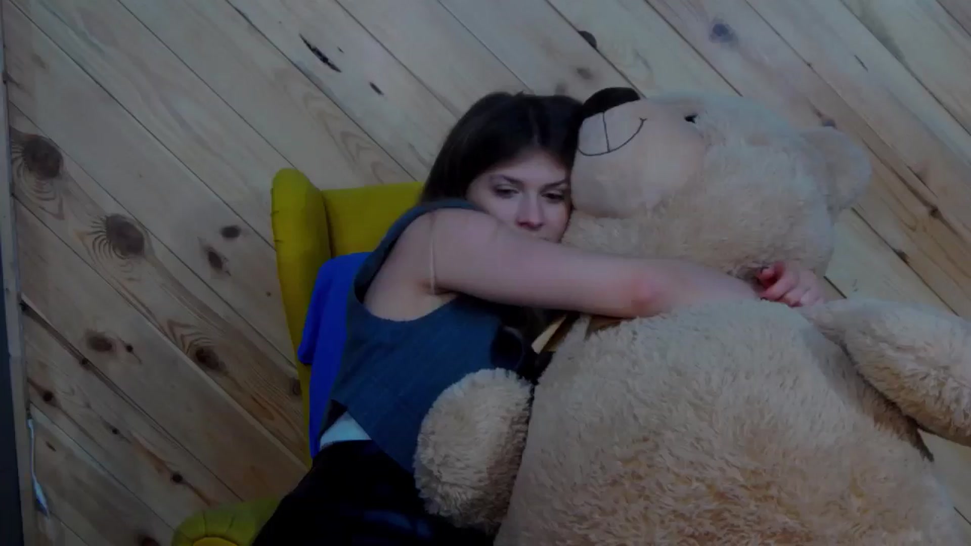 Gallery image thumbnail from LeslieKat's myfreecams stream on, 10/27/2024, 21:58 image 18 of 20