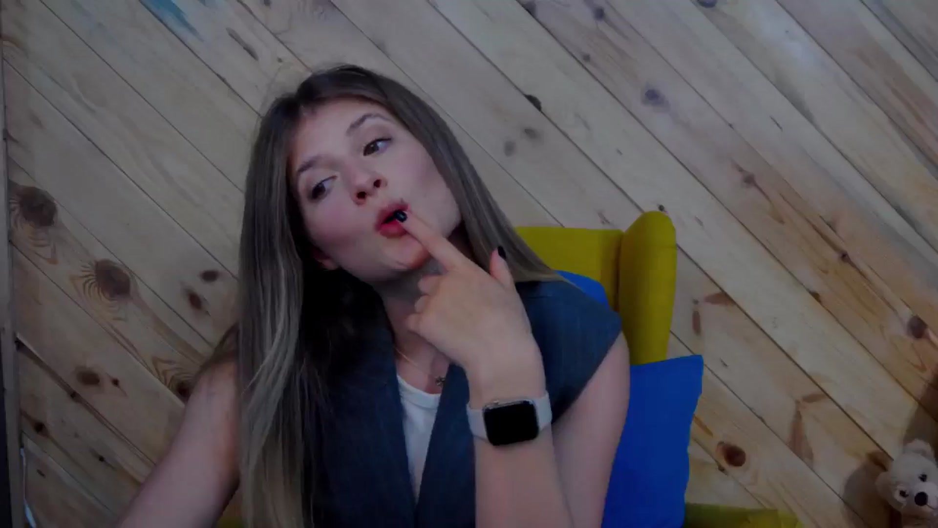 Gallery image thumbnail from LeslieKat's myfreecams stream on, 10/27/2024, 21:58 image 6 of 20