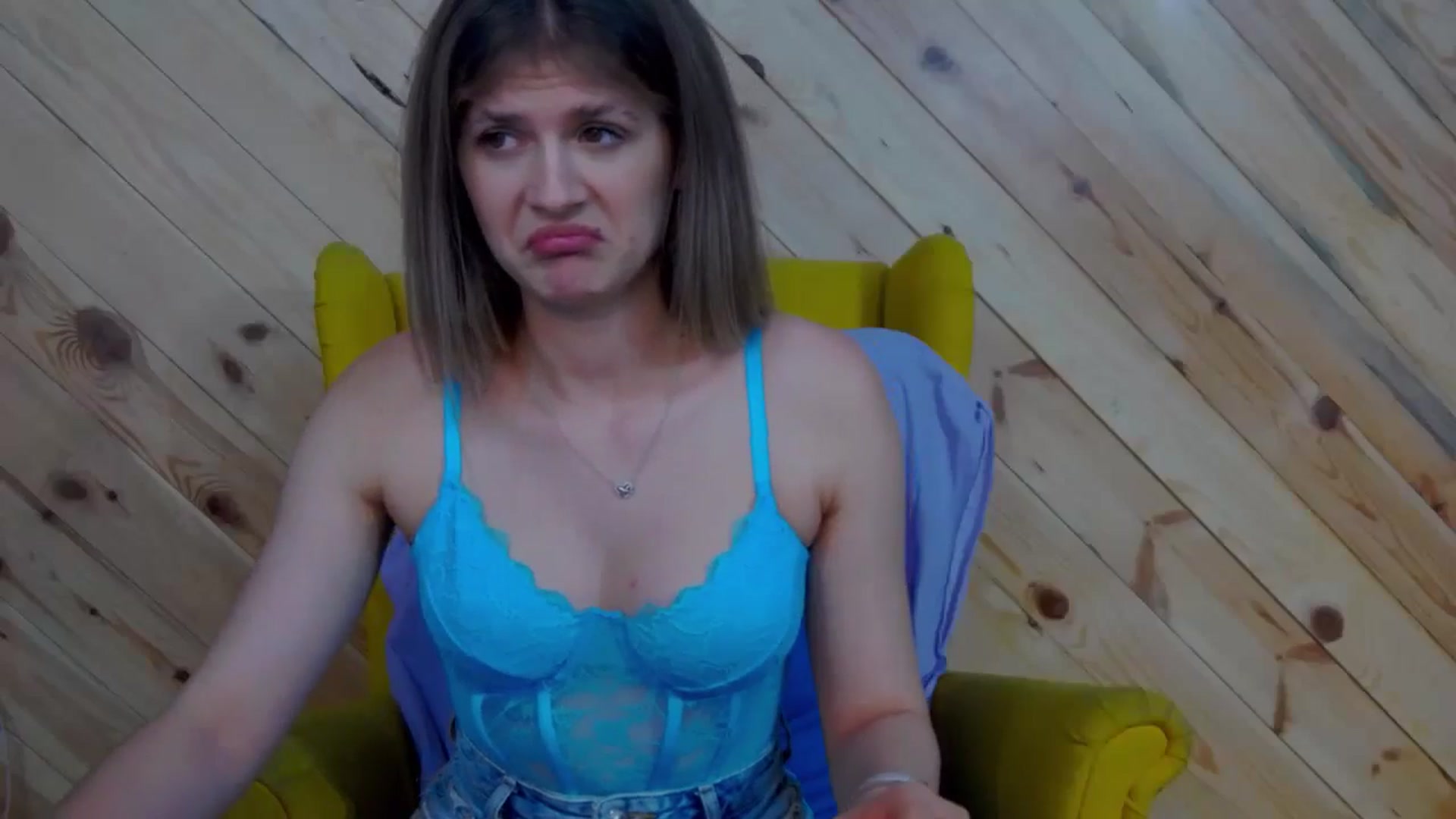 Gallery image thumbnail from LeslieKat's myfreecams stream on, 10/28/2024, 19:23 image 8 of 20