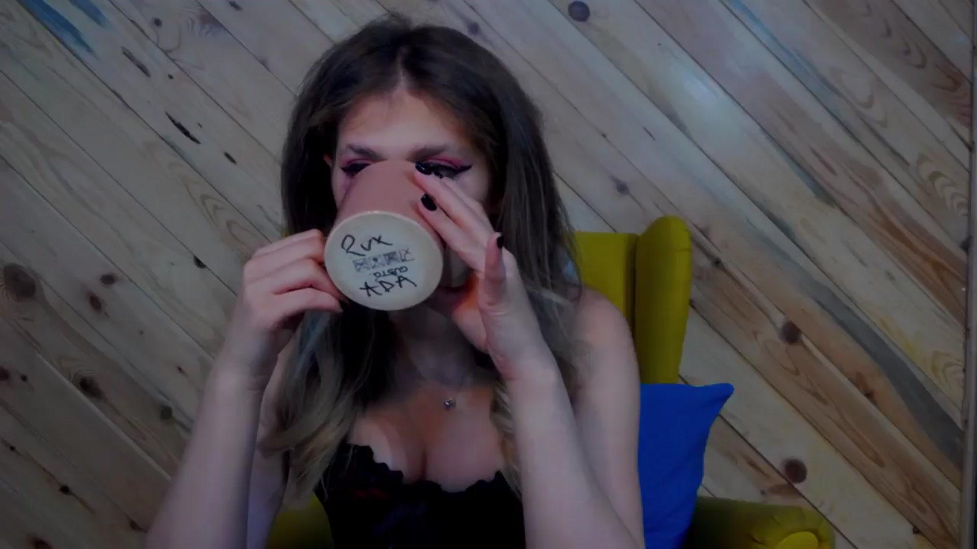 Gallery image thumbnail from LeslieKat's myfreecams stream on, 10/31/2024, 20:00 image 8 of 20